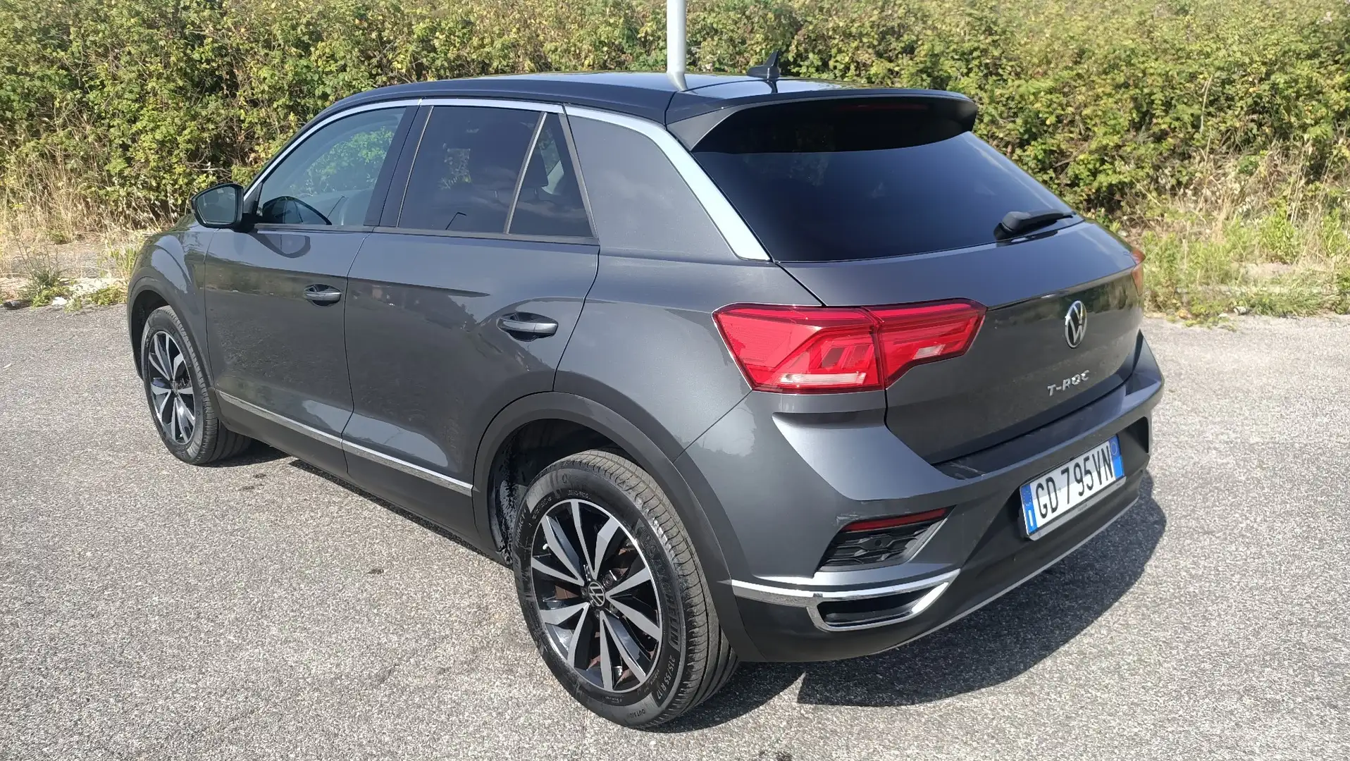 Volkswagen T-Roc 1.0 tsi Style 110cv - 1