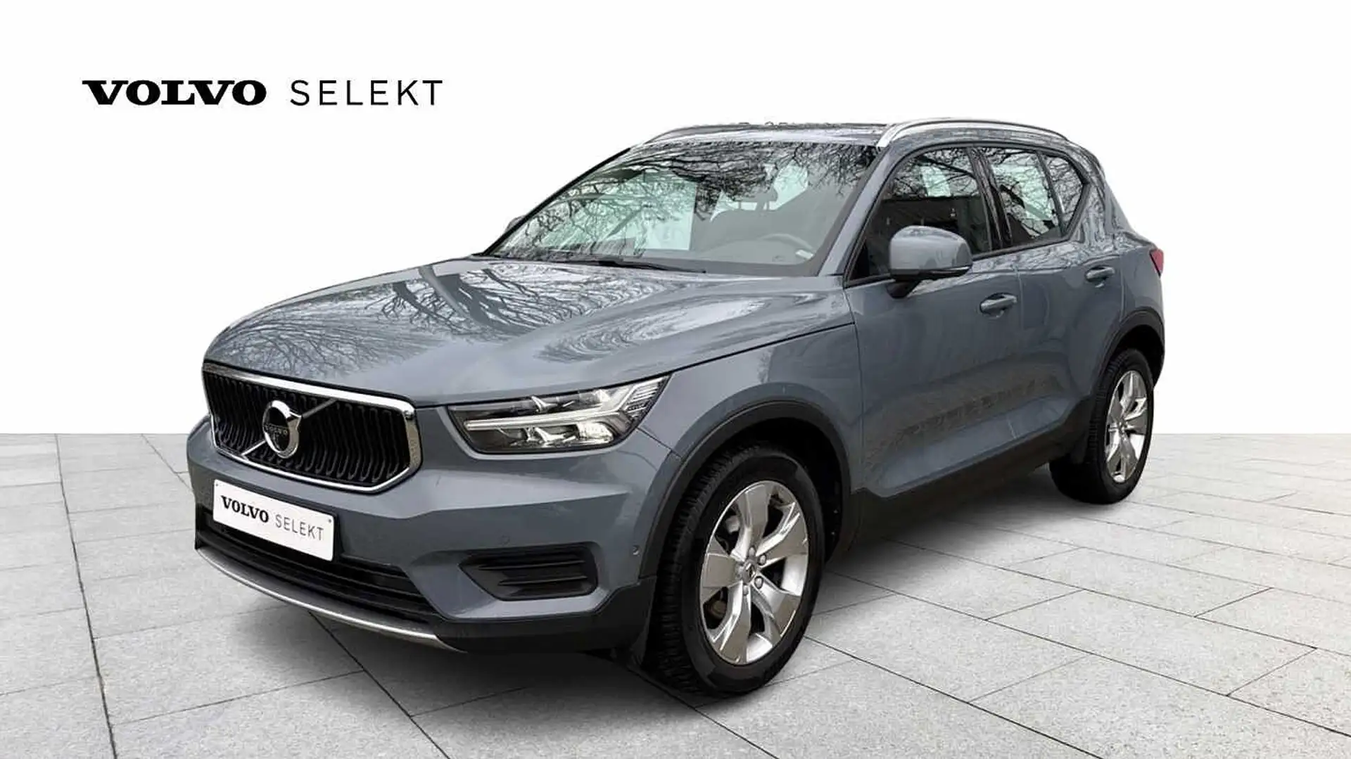 Volvo XC40 Momentum Pro T3 Grijs - 1