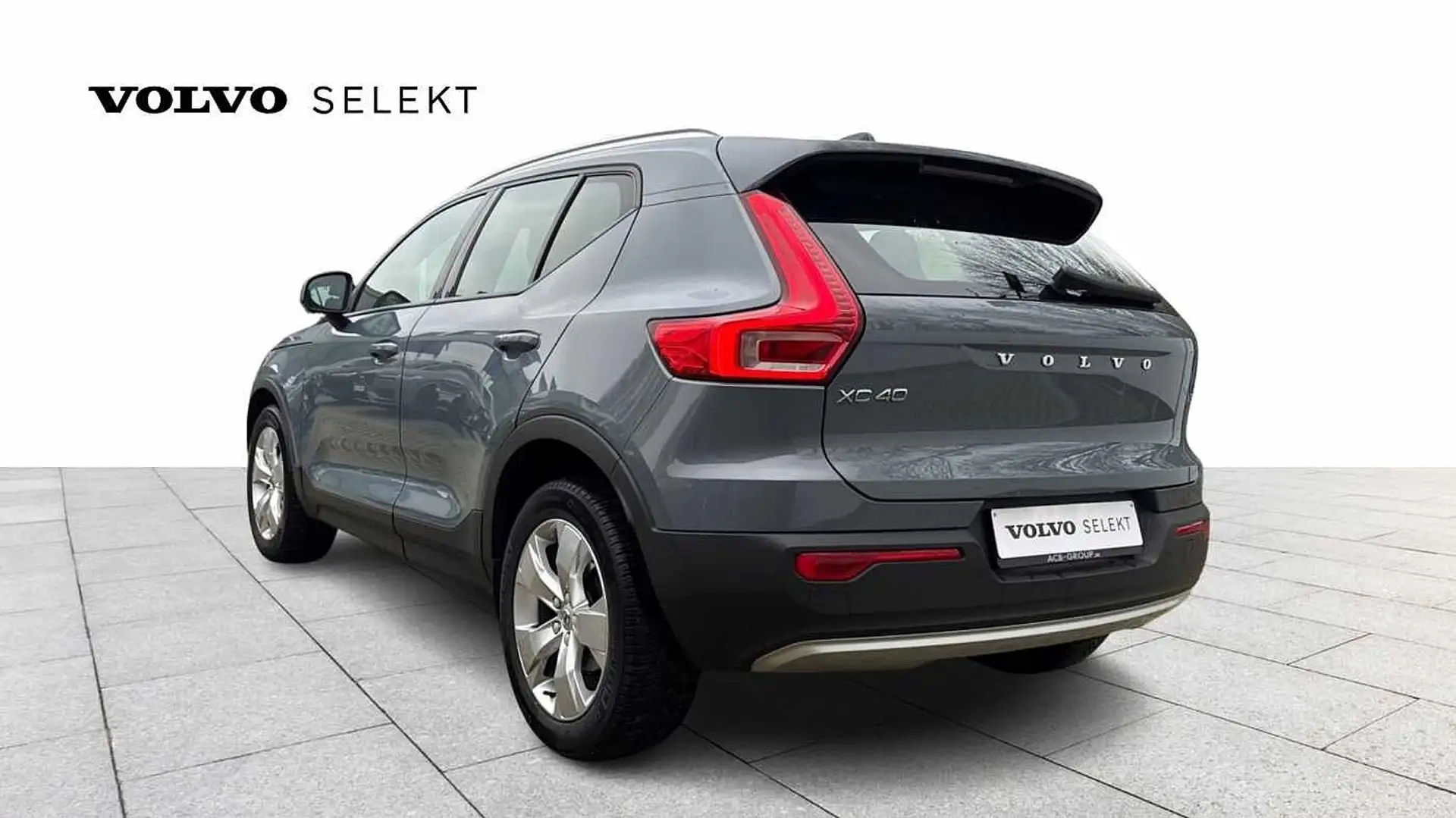 Volvo XC40 Momentum Pro T3 Grijs - 2