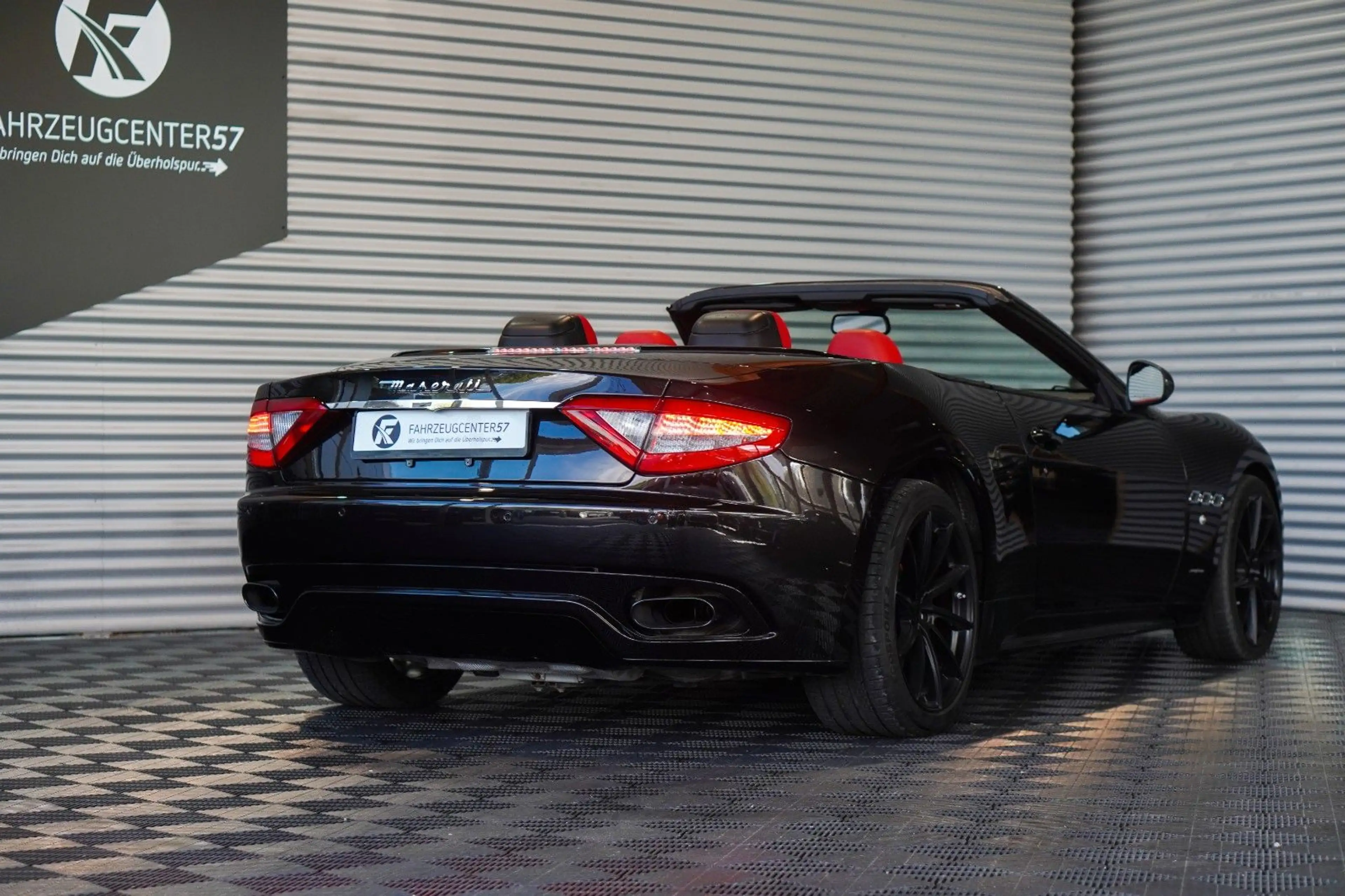 Maserati GranCabrio S 4.7L V8/PDC/NAVI/SHZ/BOSE — photo 8