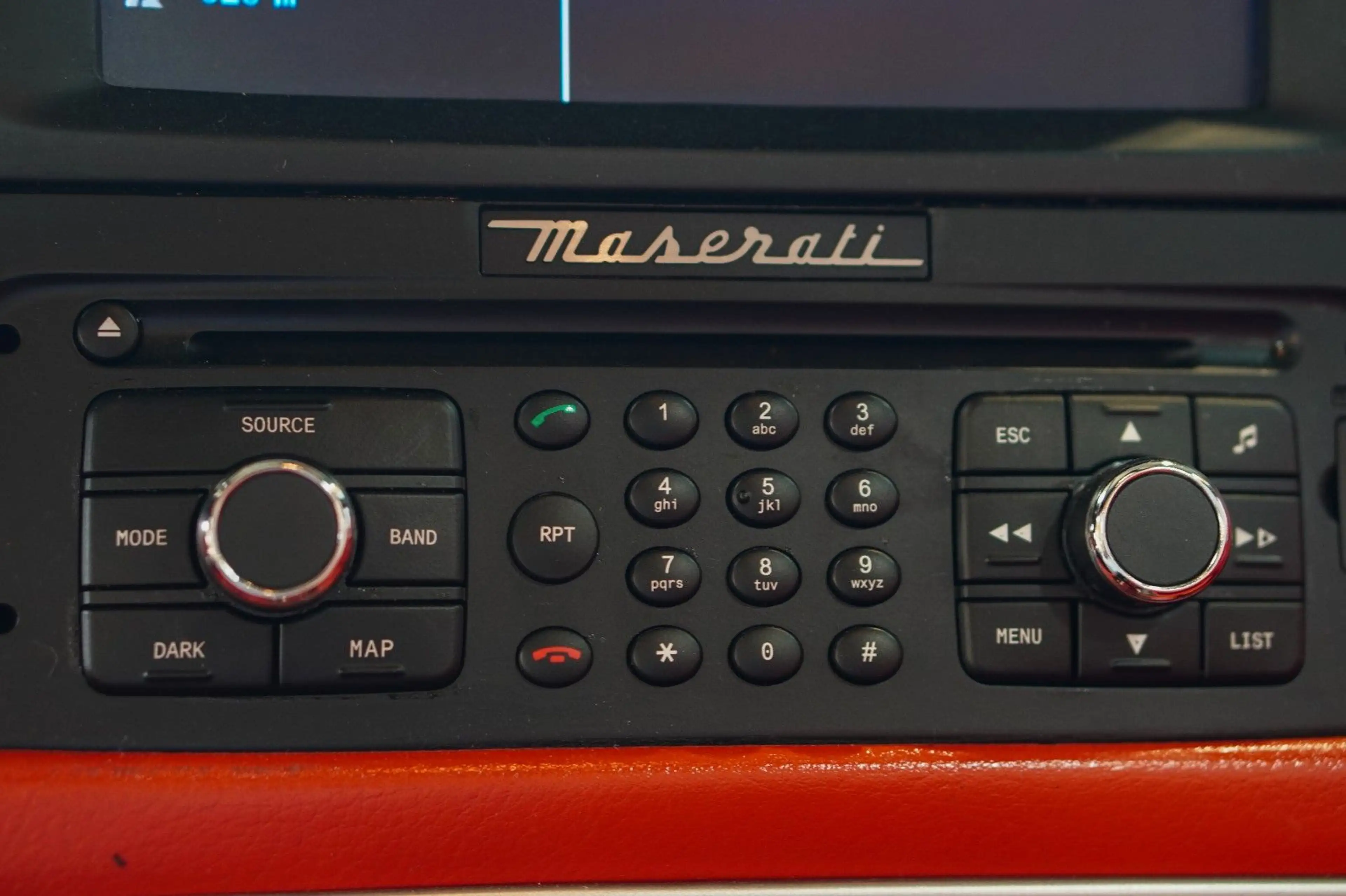 Maserati GranCabrio S 4.7L V8/PDC/NAVI/SHZ/BOSE — photo 15
