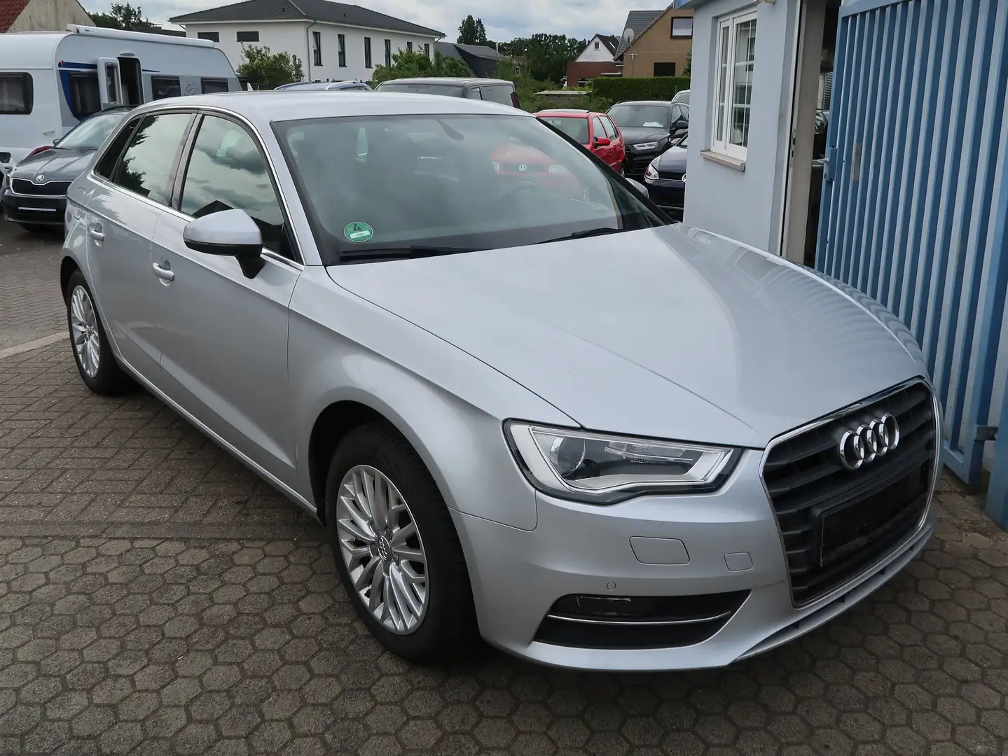 Audi A3 2.0 TDi ambiente Grau - 1