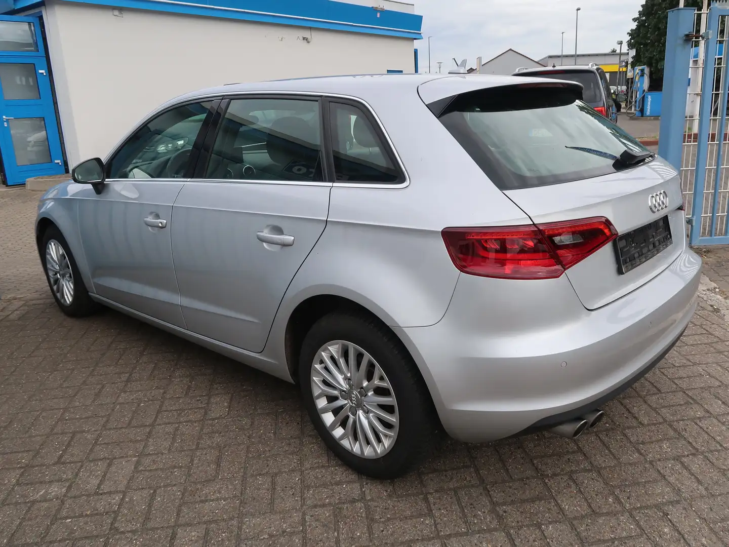 Audi A3 2.0 TDi ambiente Grau - 2