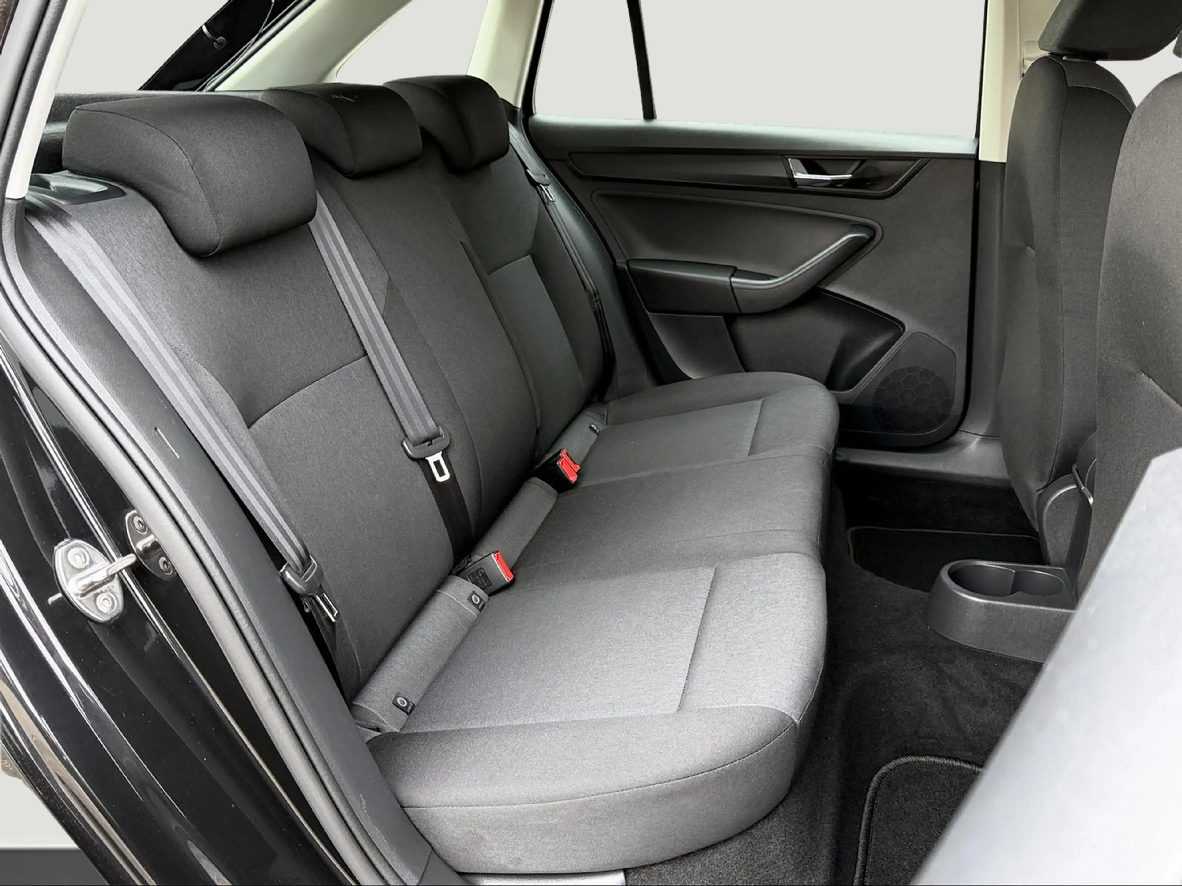 Skoda Rapid/Spaceback Cool Edition 1.0TSI PDC/SHZ/KLIMA — photo 7