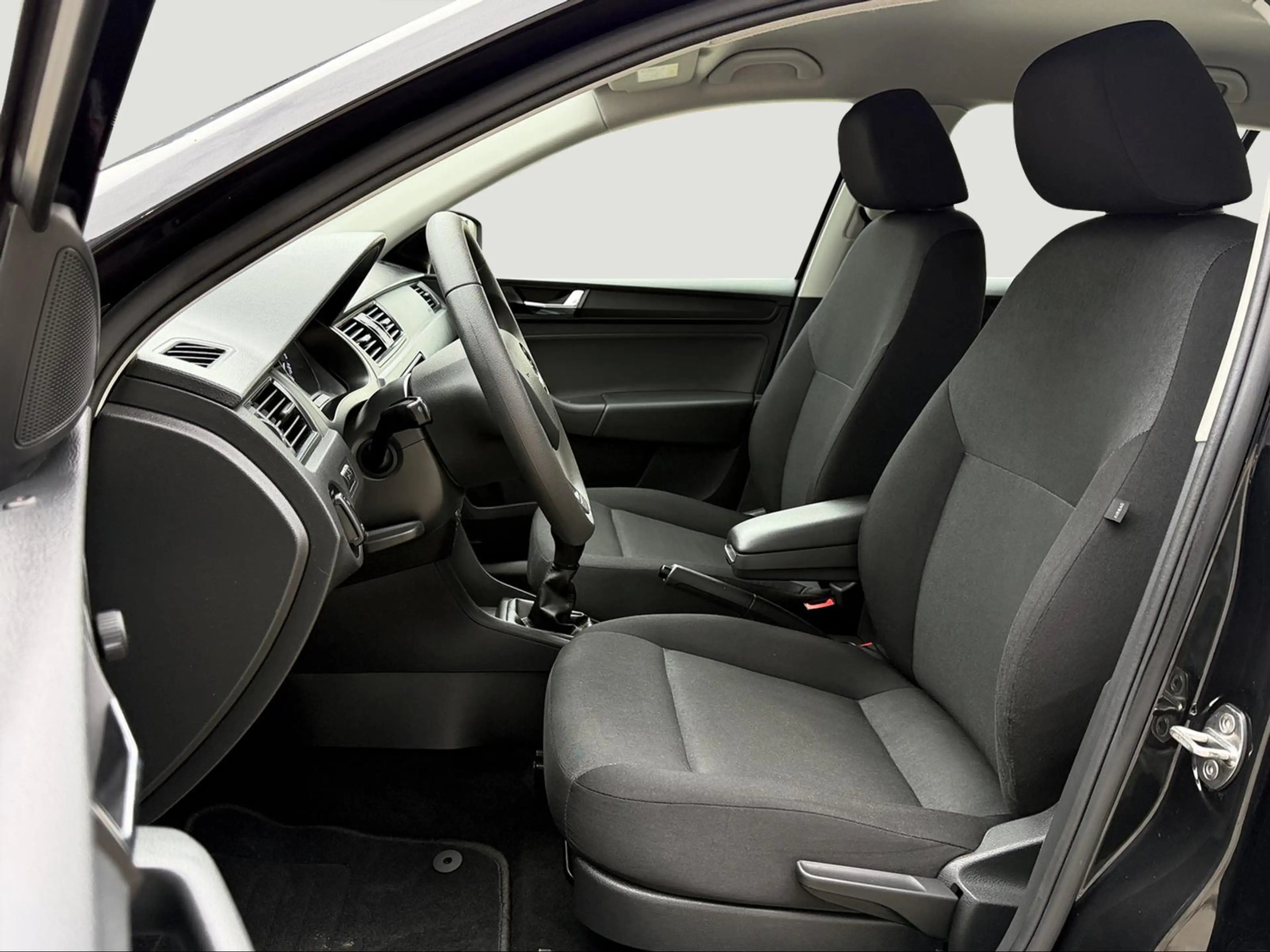 Skoda Rapid/Spaceback Cool Edition 1.0TSI PDC/SHZ/KLIMA — photo 5