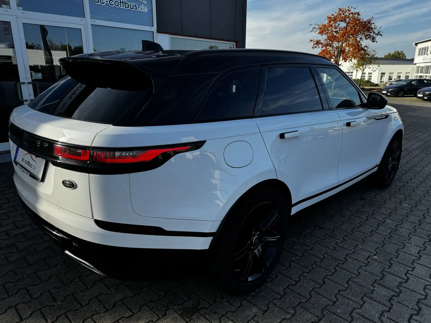 Land Rover Range Rover Velar 3.0 d R-S P-Dach Luftf.Headup Blanco - 2