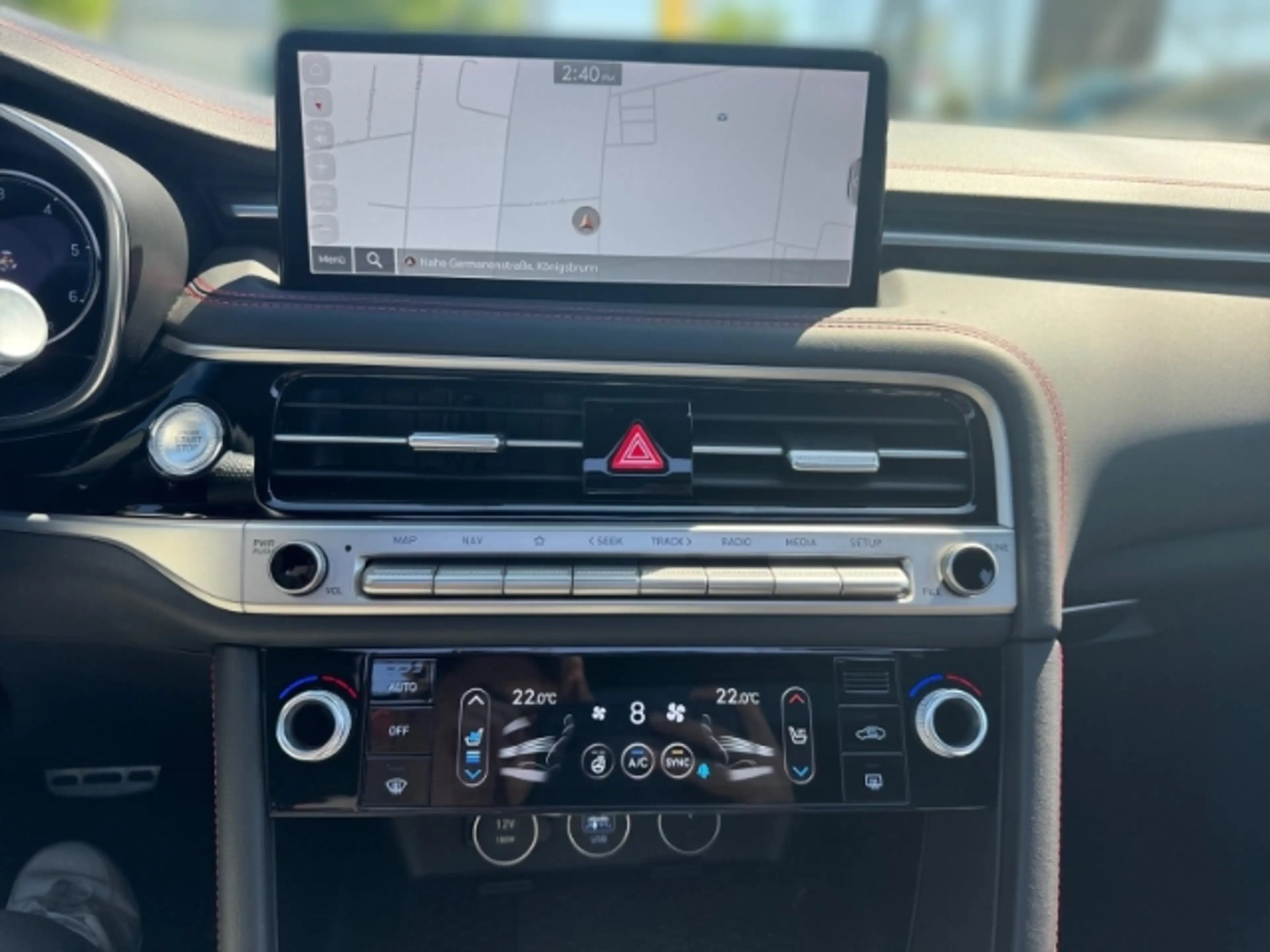 Genesis G70 Sedan 2.2D RWD Sport Sportpaket AD El. Panodach Na — photo 9