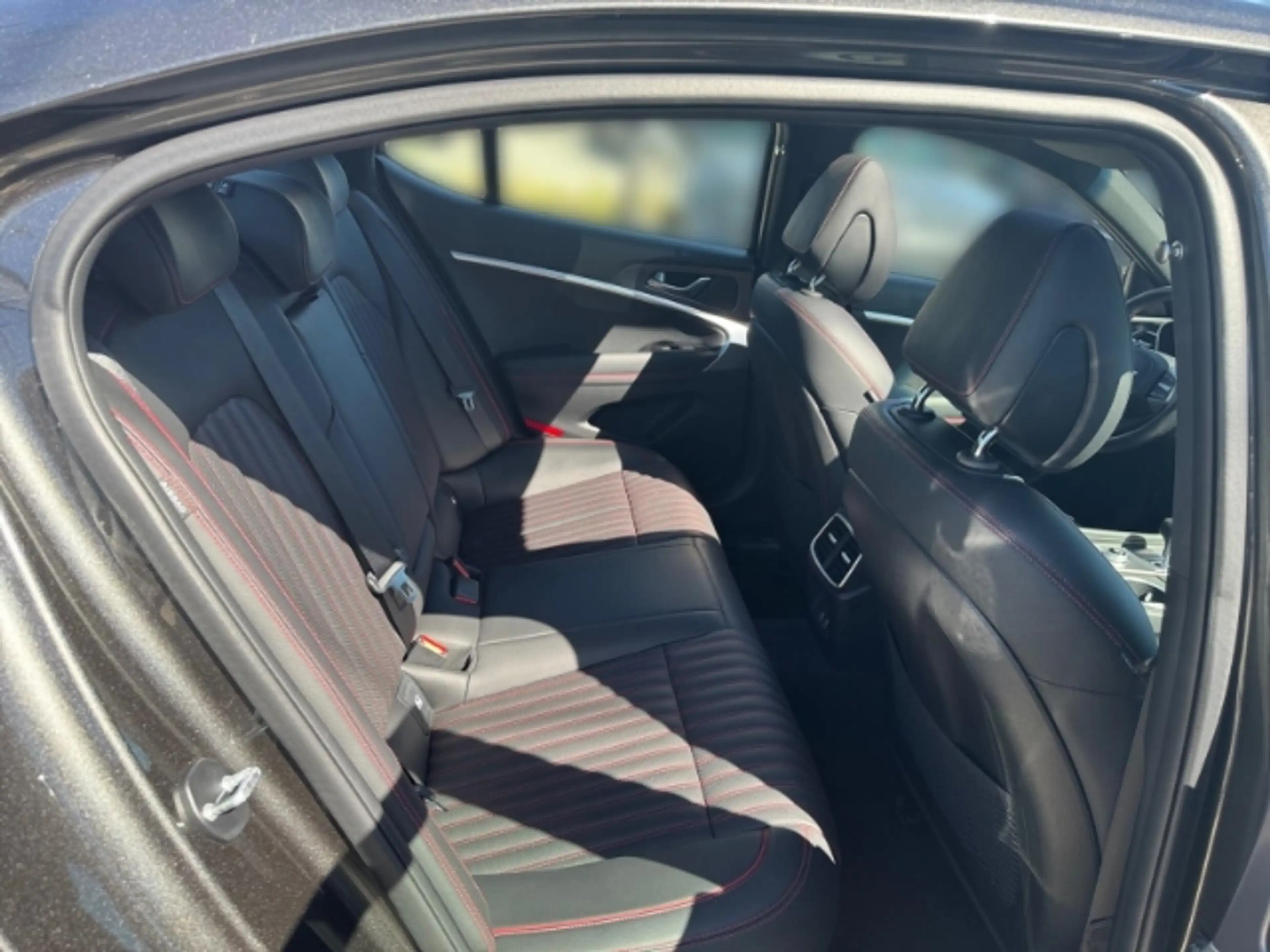 Genesis G70 Sedan 2.2D RWD Sport Sportpaket AD El. Panodach Na — photo 13