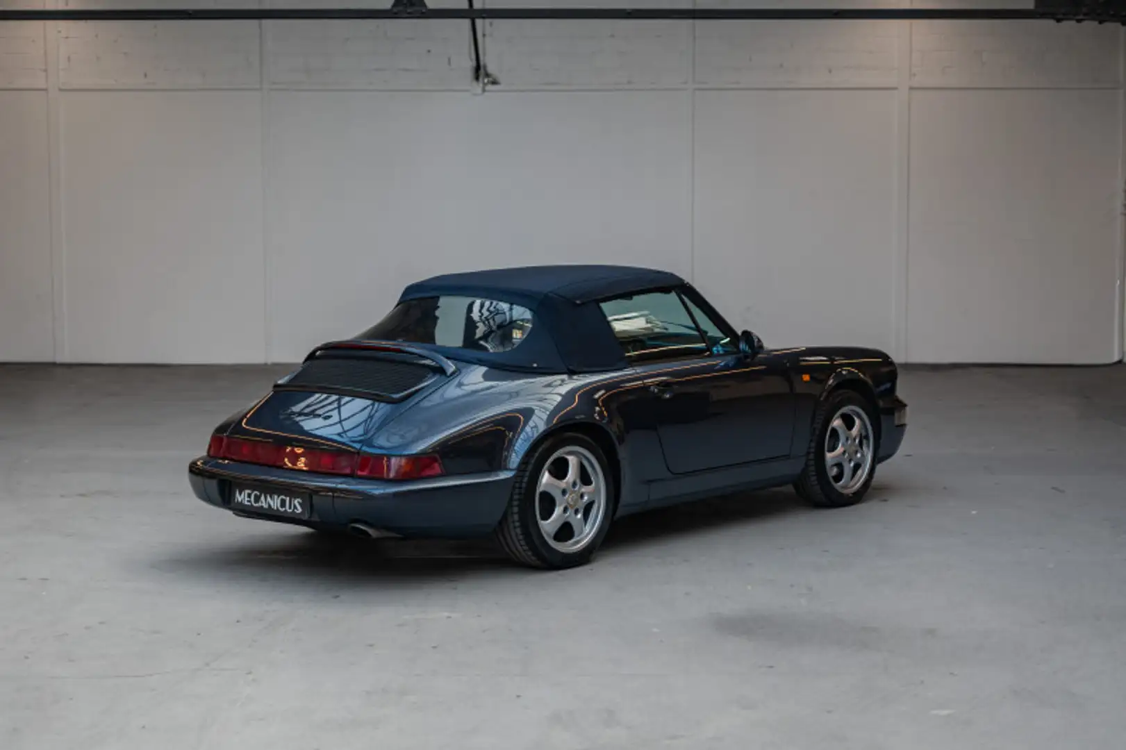 Porsche 911 (964) Carrera 4 Cabriolet BVM *Marineblau metallic / Historique limpide* Blau - 2