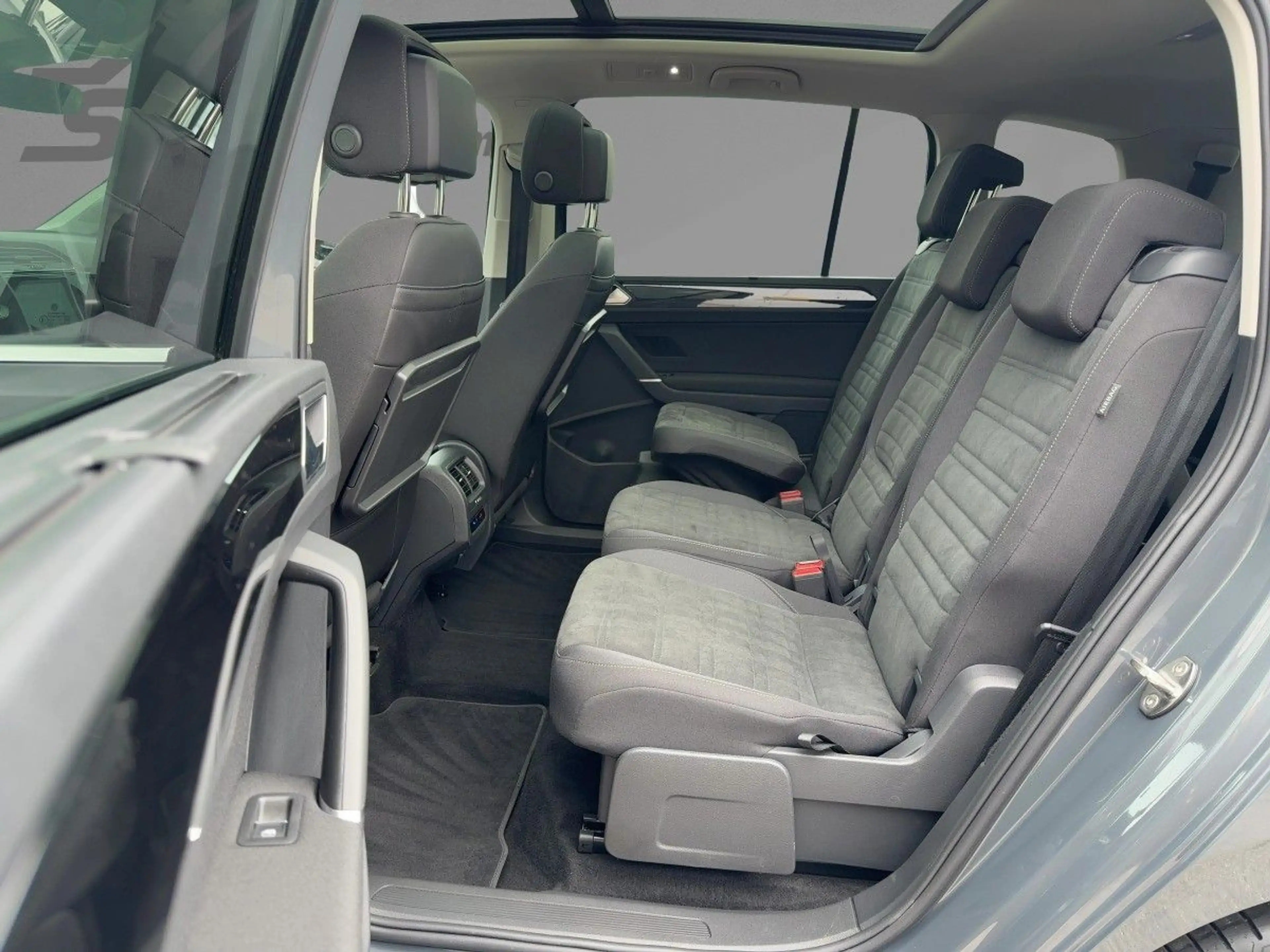 Volkswagen Touran 2.0 TDI DSG Highline 7-Sitze ab 2,49% AHK — photo 12