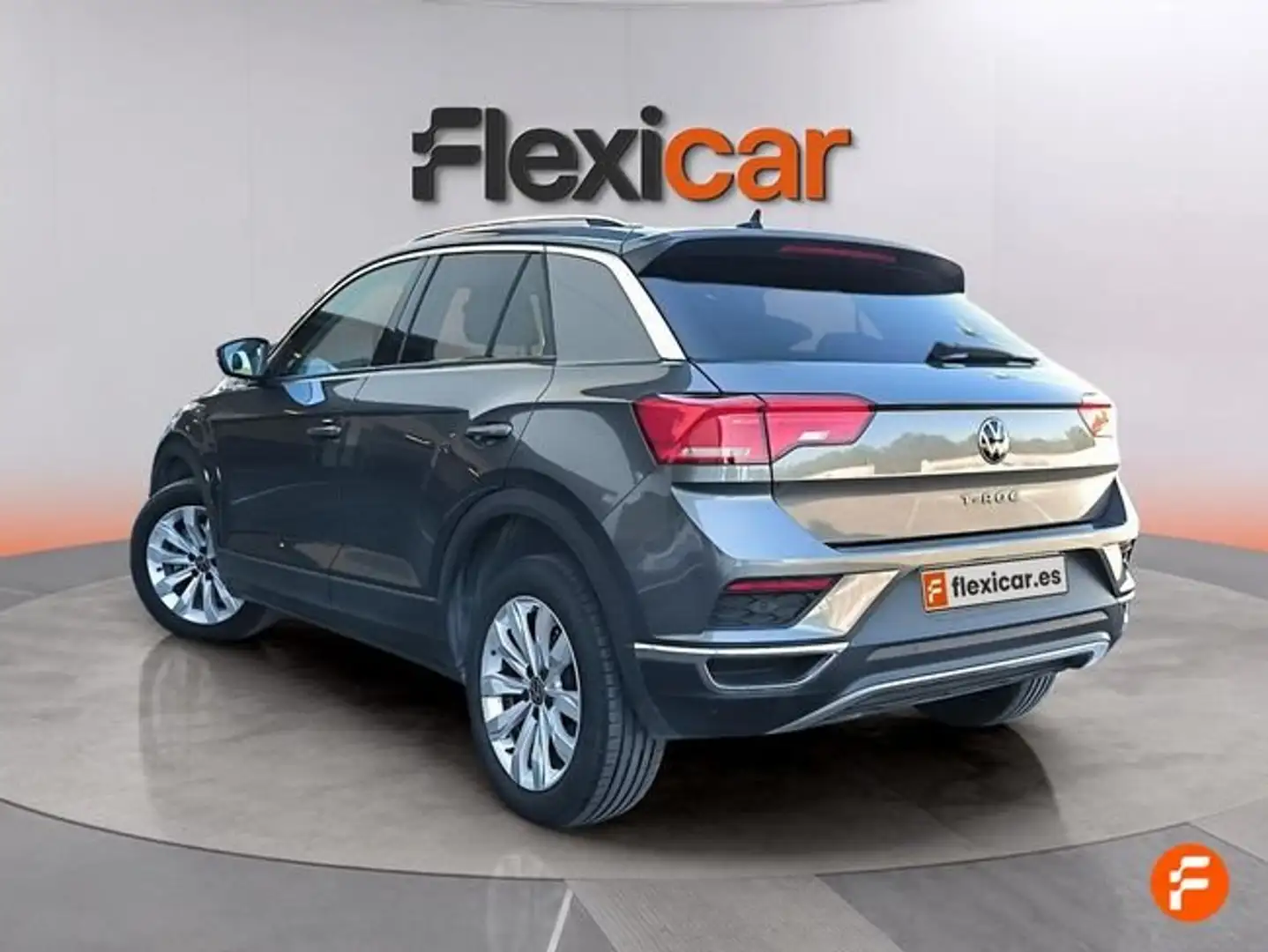 Volkswagen T-Roc 2.0TDI Advance Style DSG7 Gris - 2