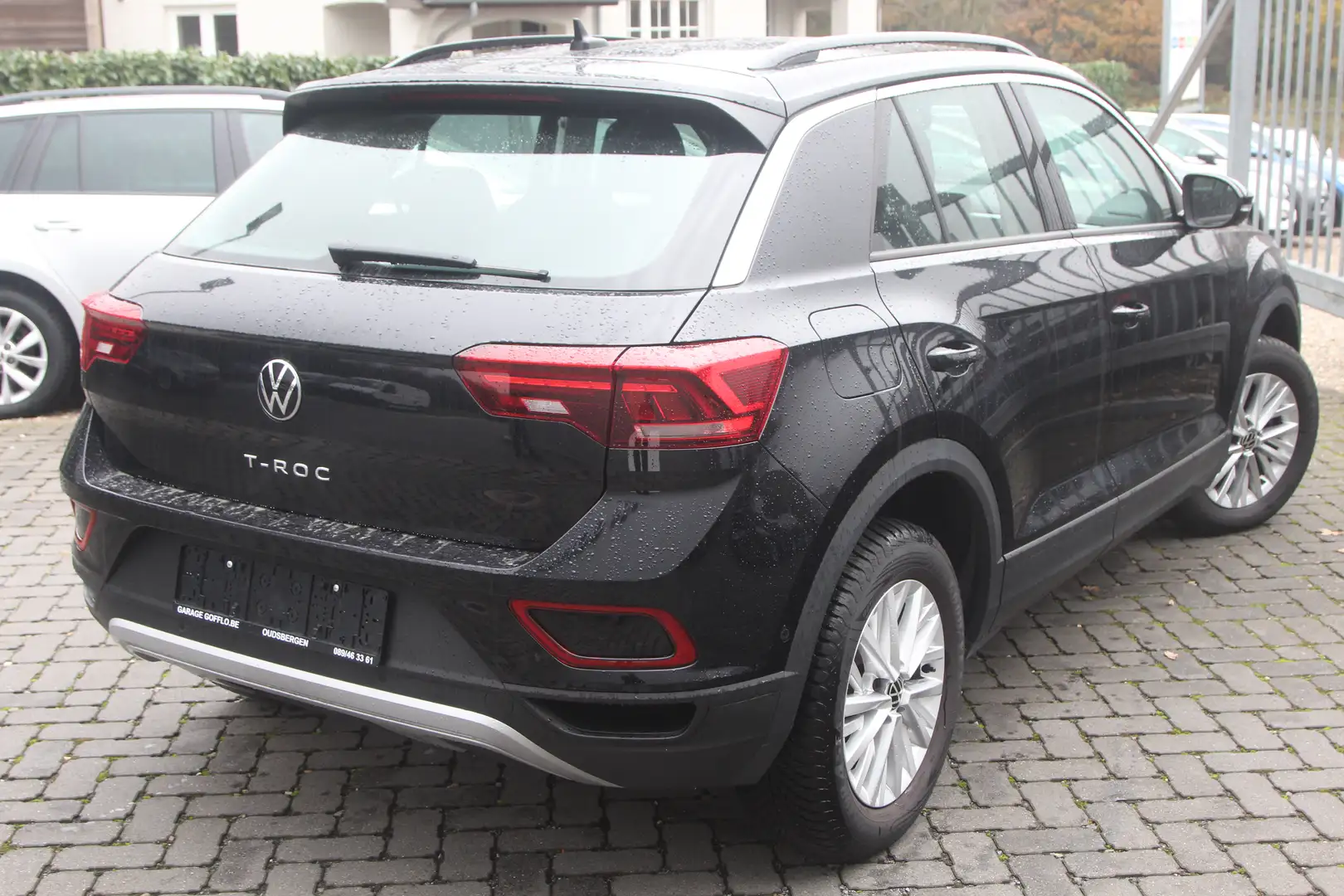 Volkswagen T-Roc 1.5 TSI DSG - 9.000KM - 2024 Zwart - 2