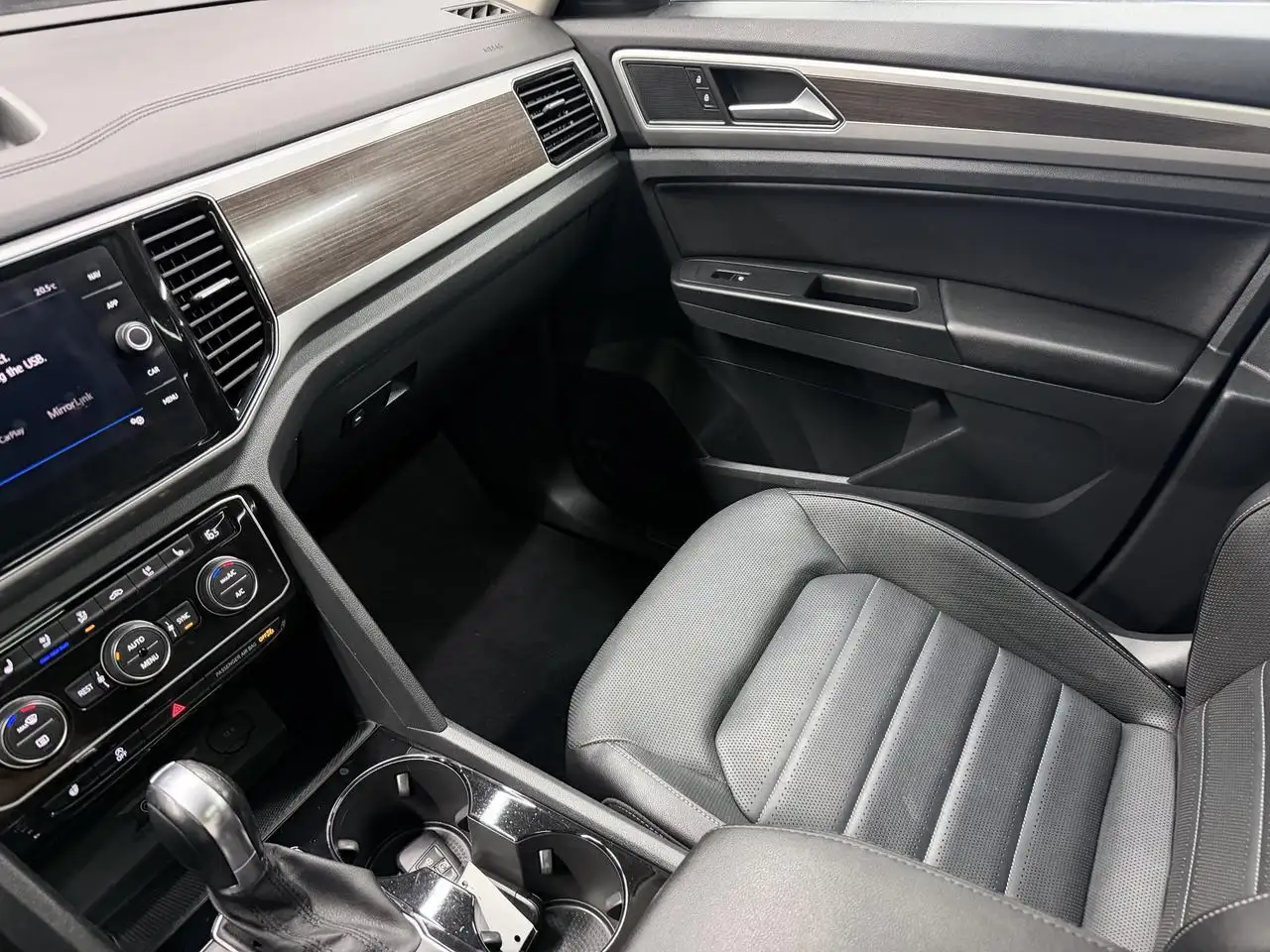 Volkswagen Atlas снимка Volkswagen Atlas