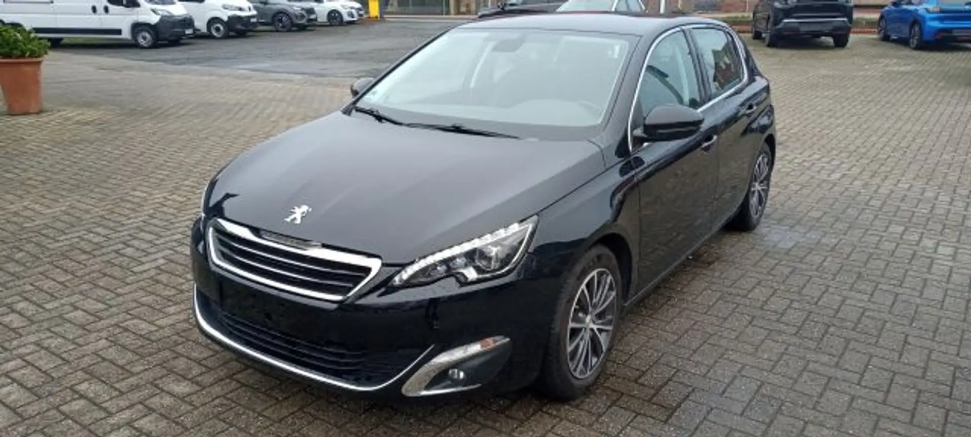 Peugeot 308 BlueHDi FAP 120 Allure AHK Noir - 1