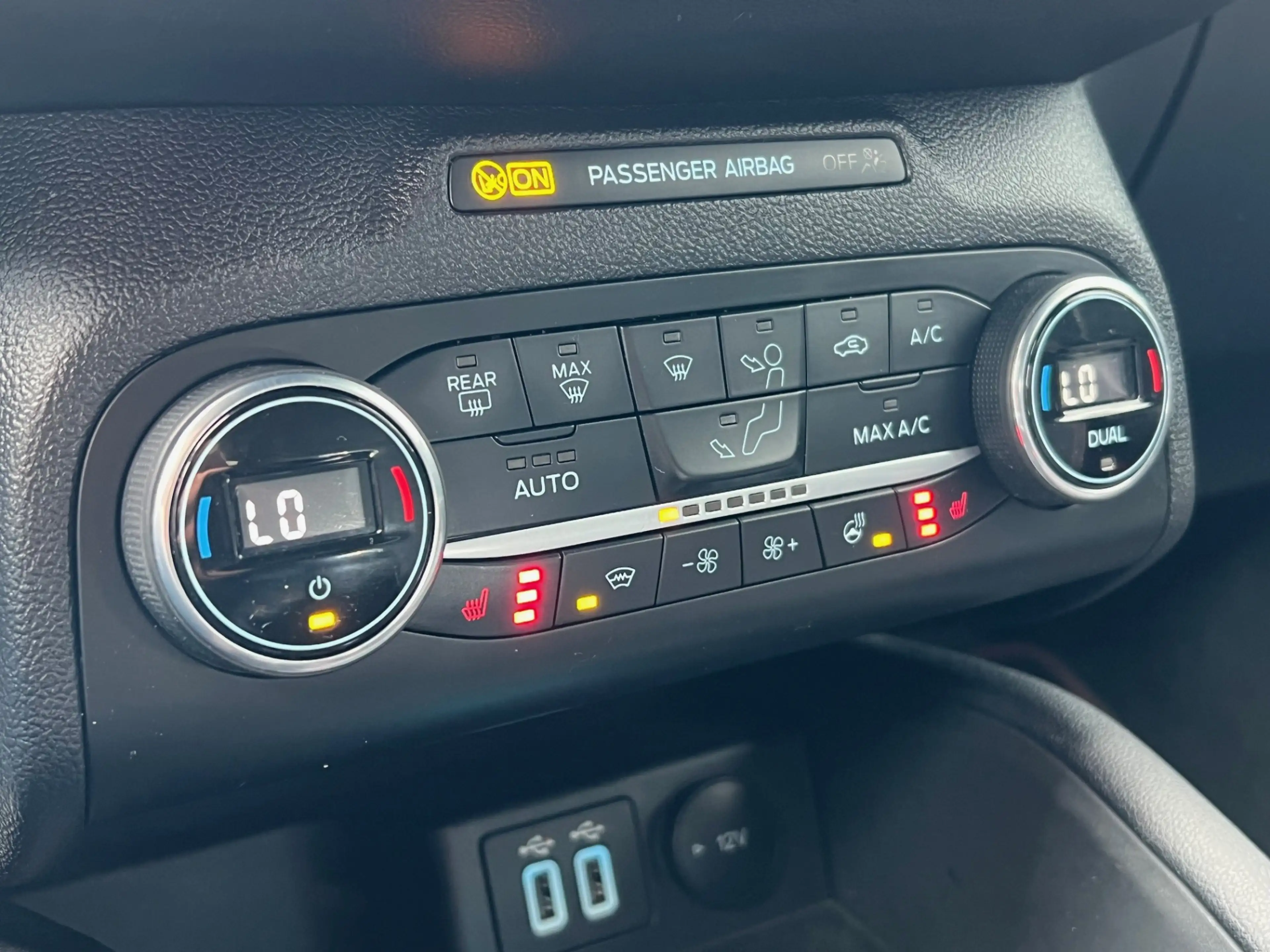 Ford Focus Wagon BWJ 2021 | 1.5TDCI 120PK ST Line X Business — photo 15