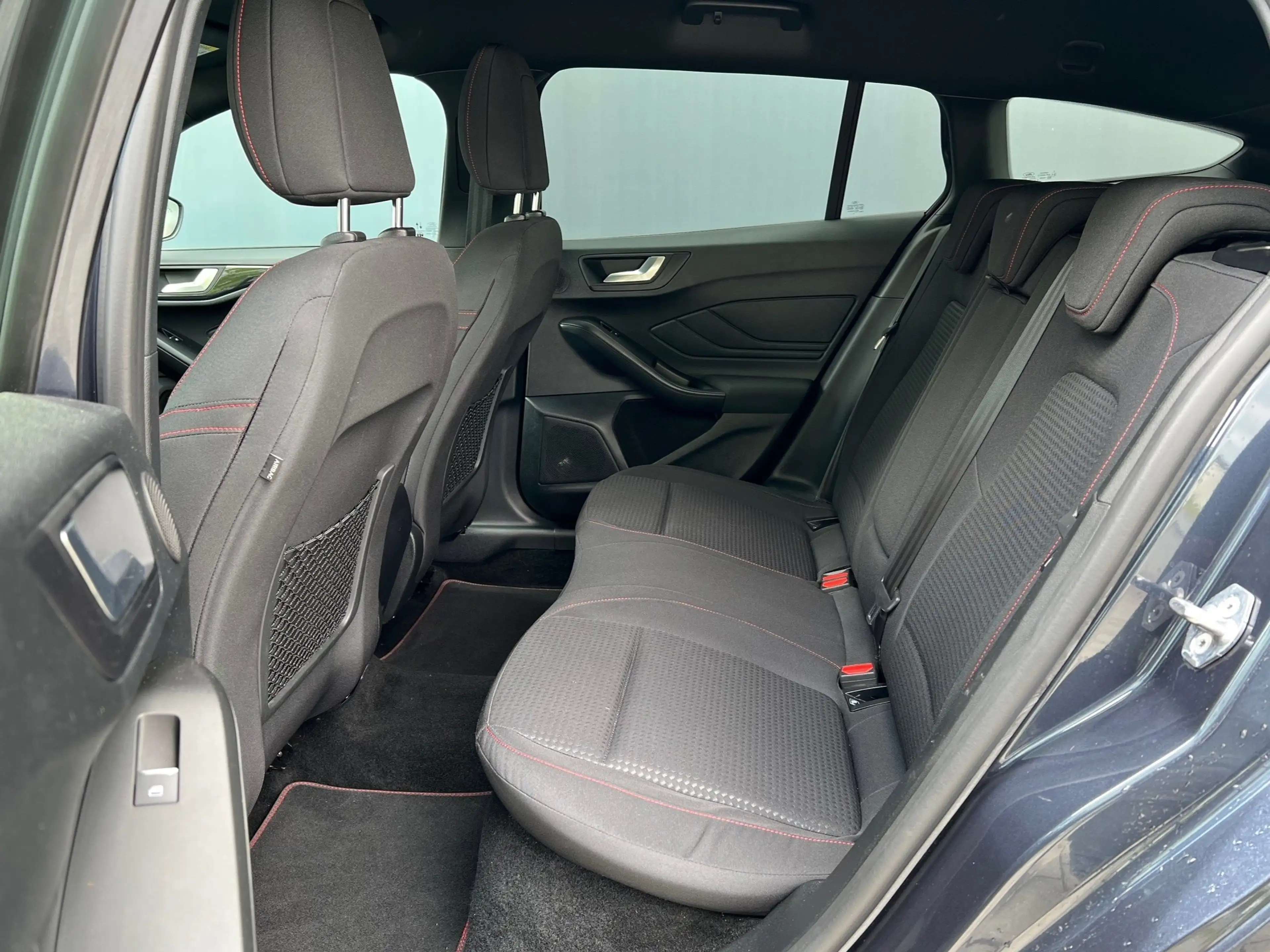 Ford Focus Wagon BWJ 2021 | 1.5TDCI 120PK ST Line X Business — photo 5