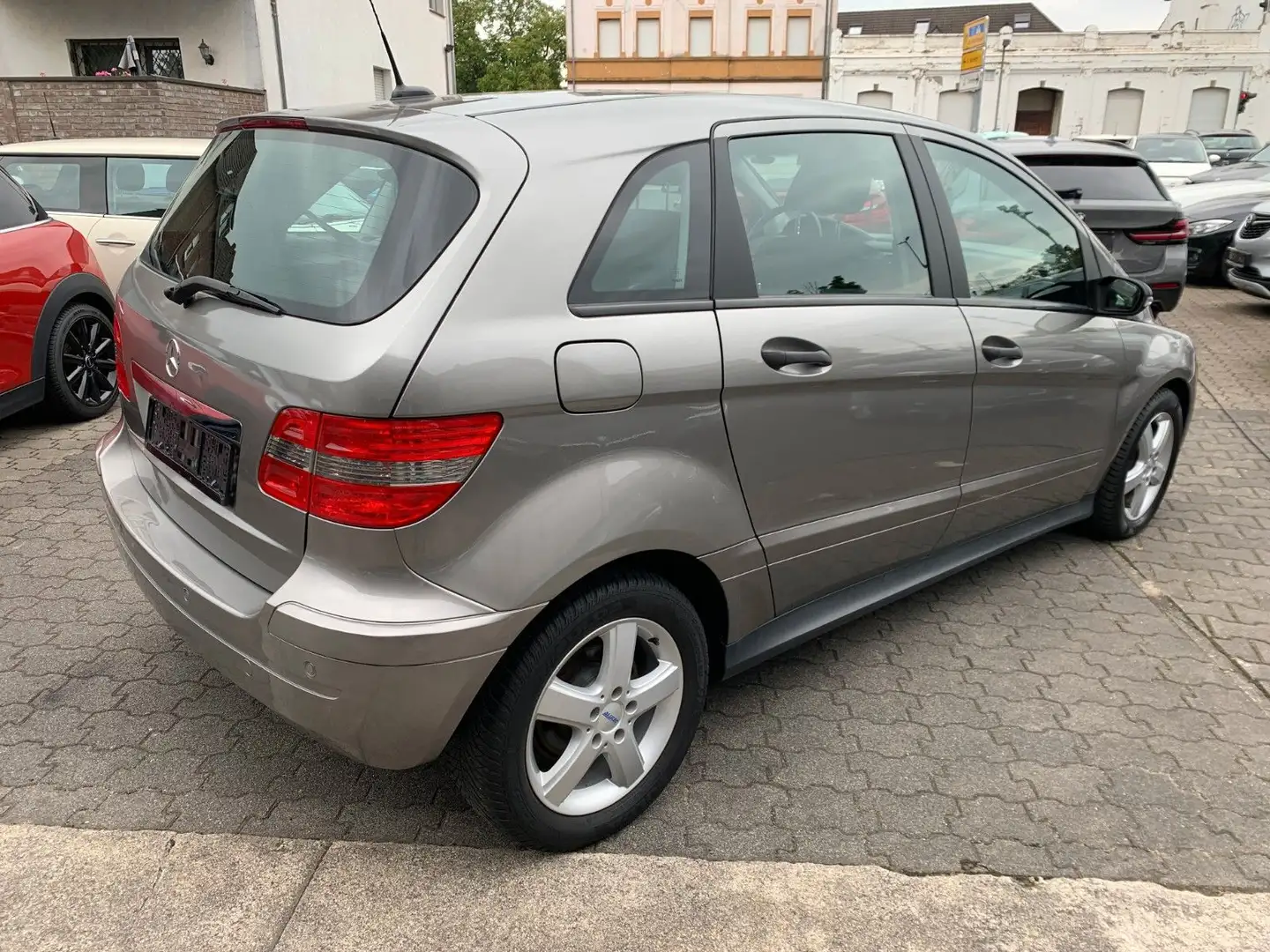 Mercedes-Benz B 170 Automatik Bi-Xenon Parkpilot Grau - 1