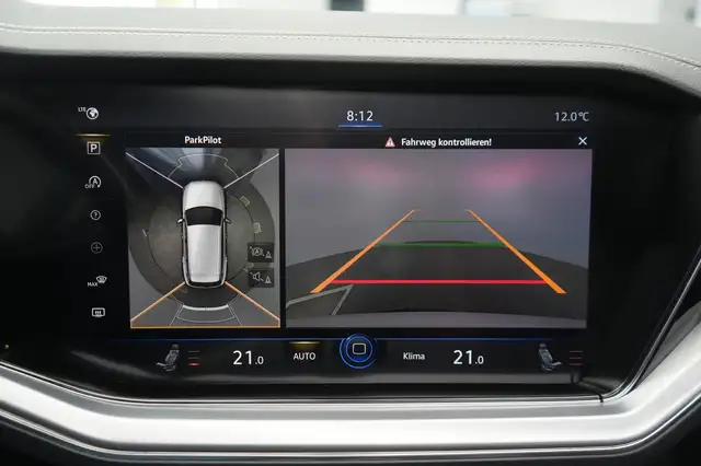 Volkswagen Touareg view 15