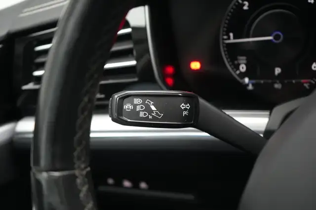 Volkswagen Touareg view 22