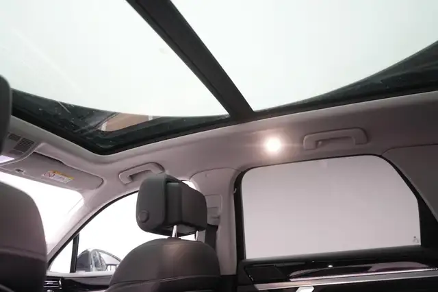 Volkswagen Touareg view 25