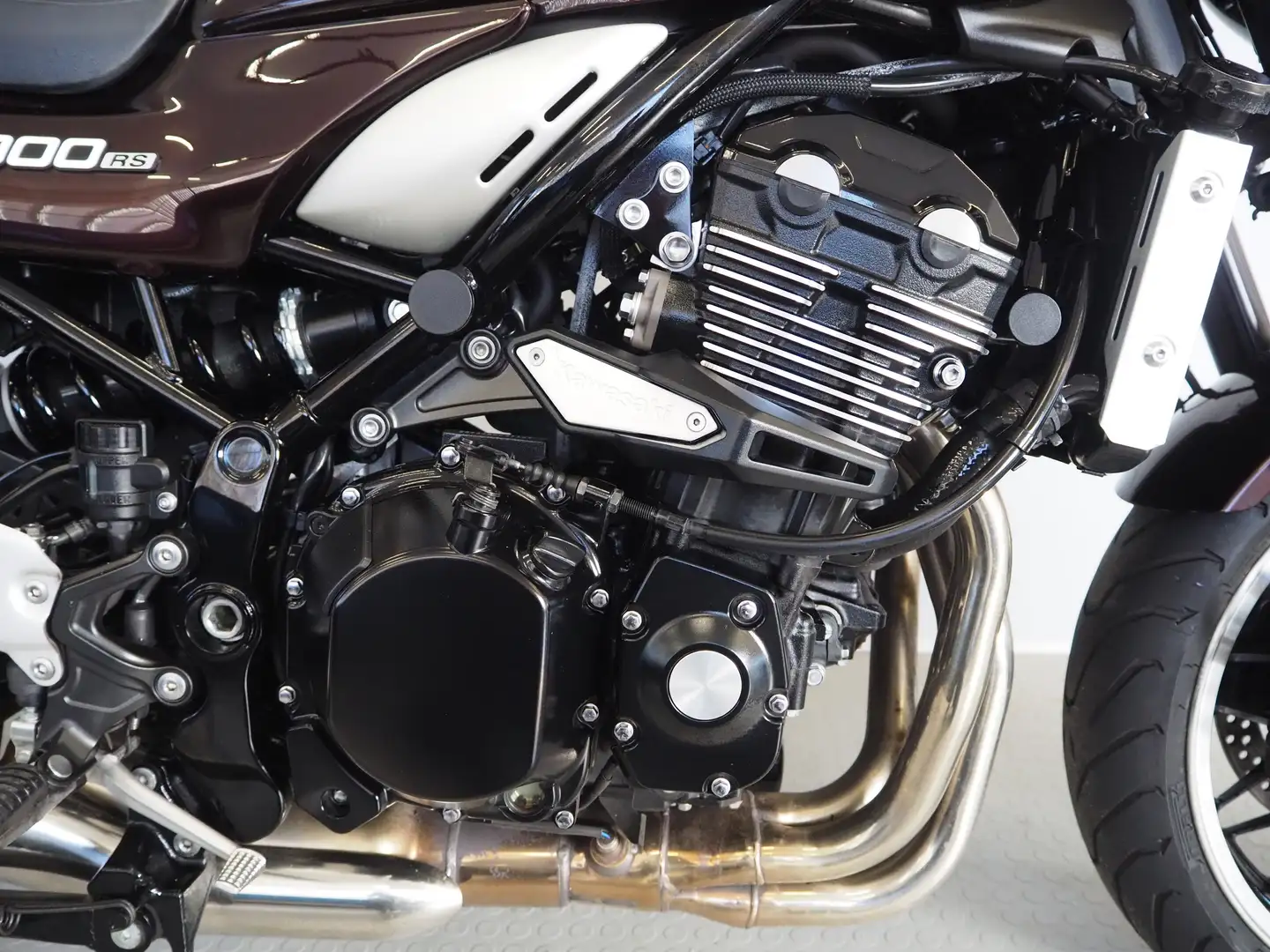 Kawasaki Z 900 RS Negro - 2