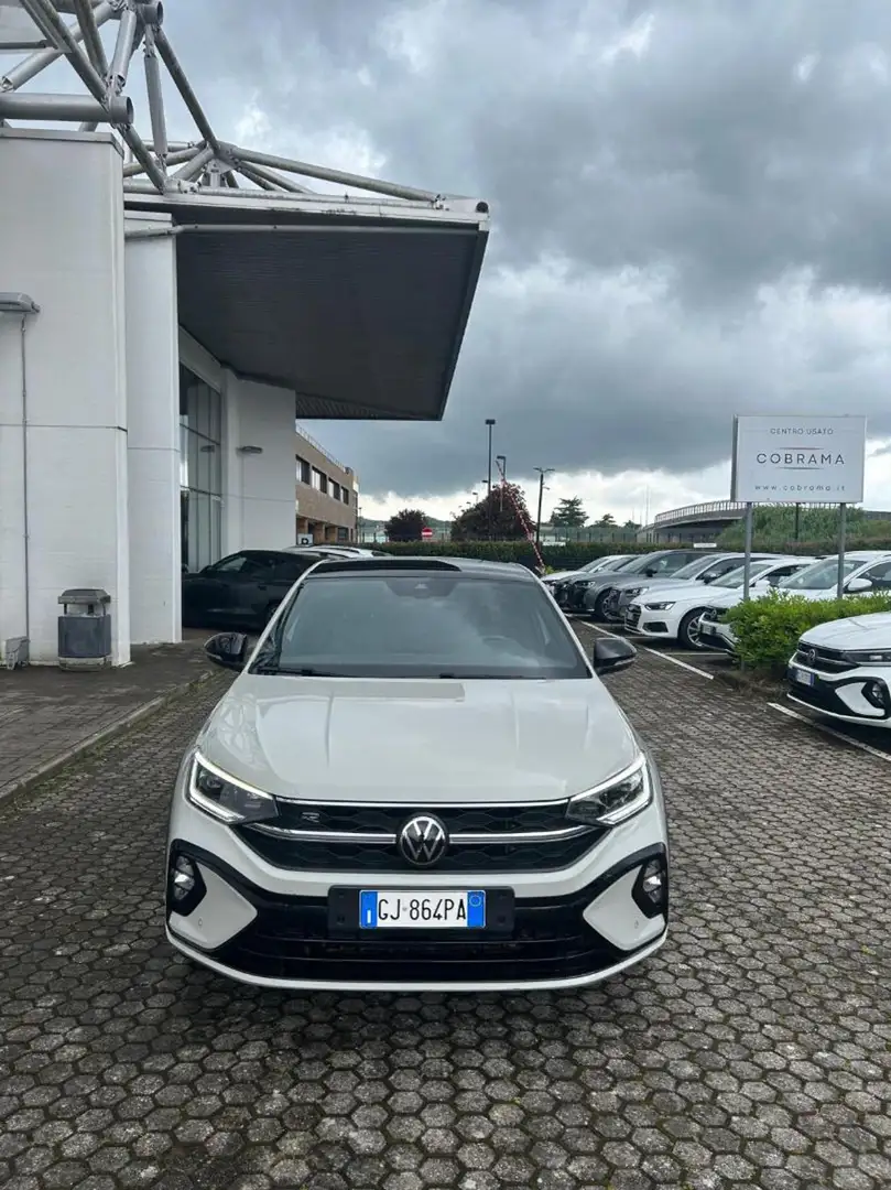 Volkswagen Taigo 1.0 TSI 110 CV R-Line NEO PATENTATO Bej - 1