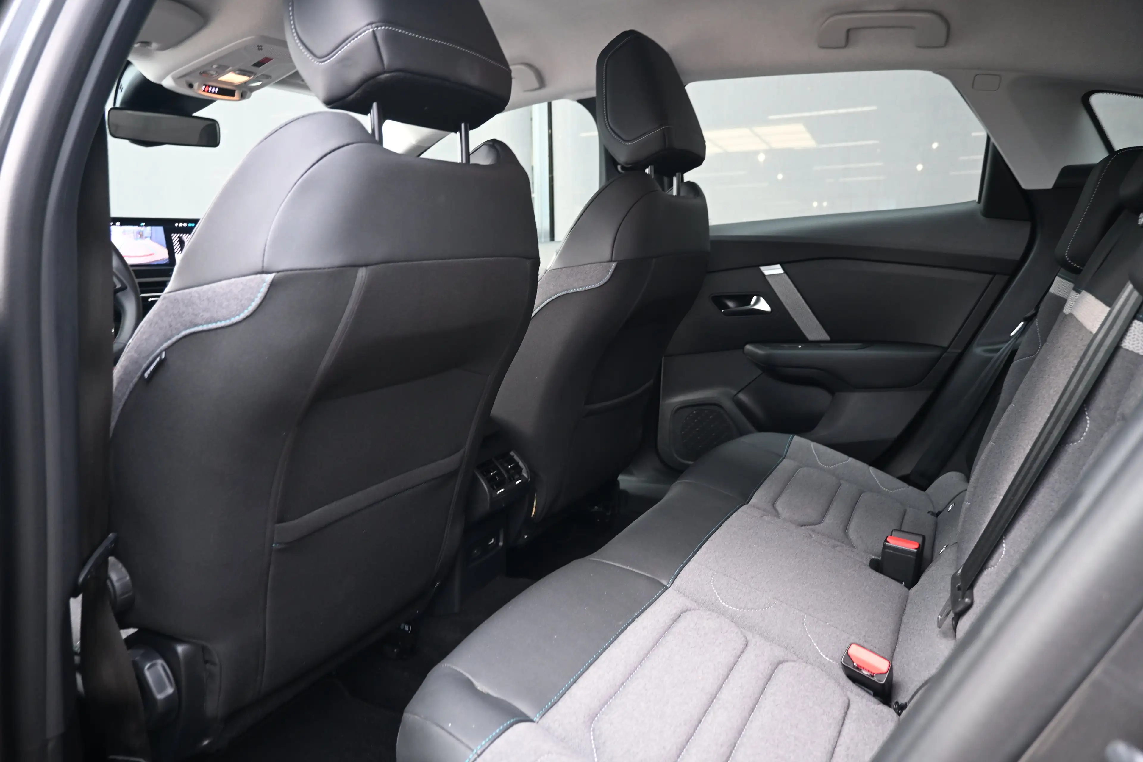 Citroen E-C4 Electric You 50 kWh 96%SOH! 3 Fase | Navigatie by App | Ach — photo 11