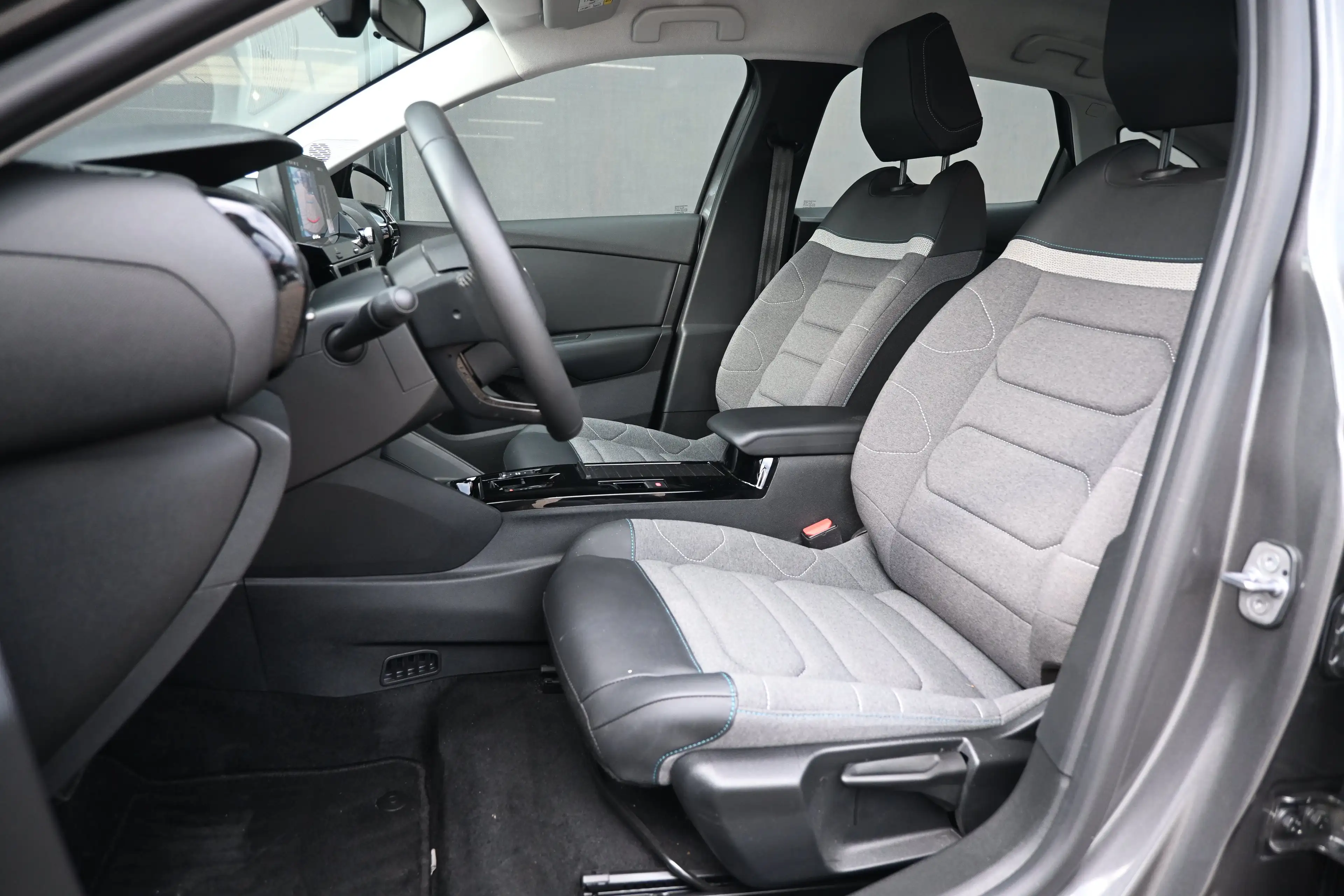 Citroen E-C4 Electric You 50 kWh 96%SOH! 3 Fase | Navigatie by App | Ach — photo 8