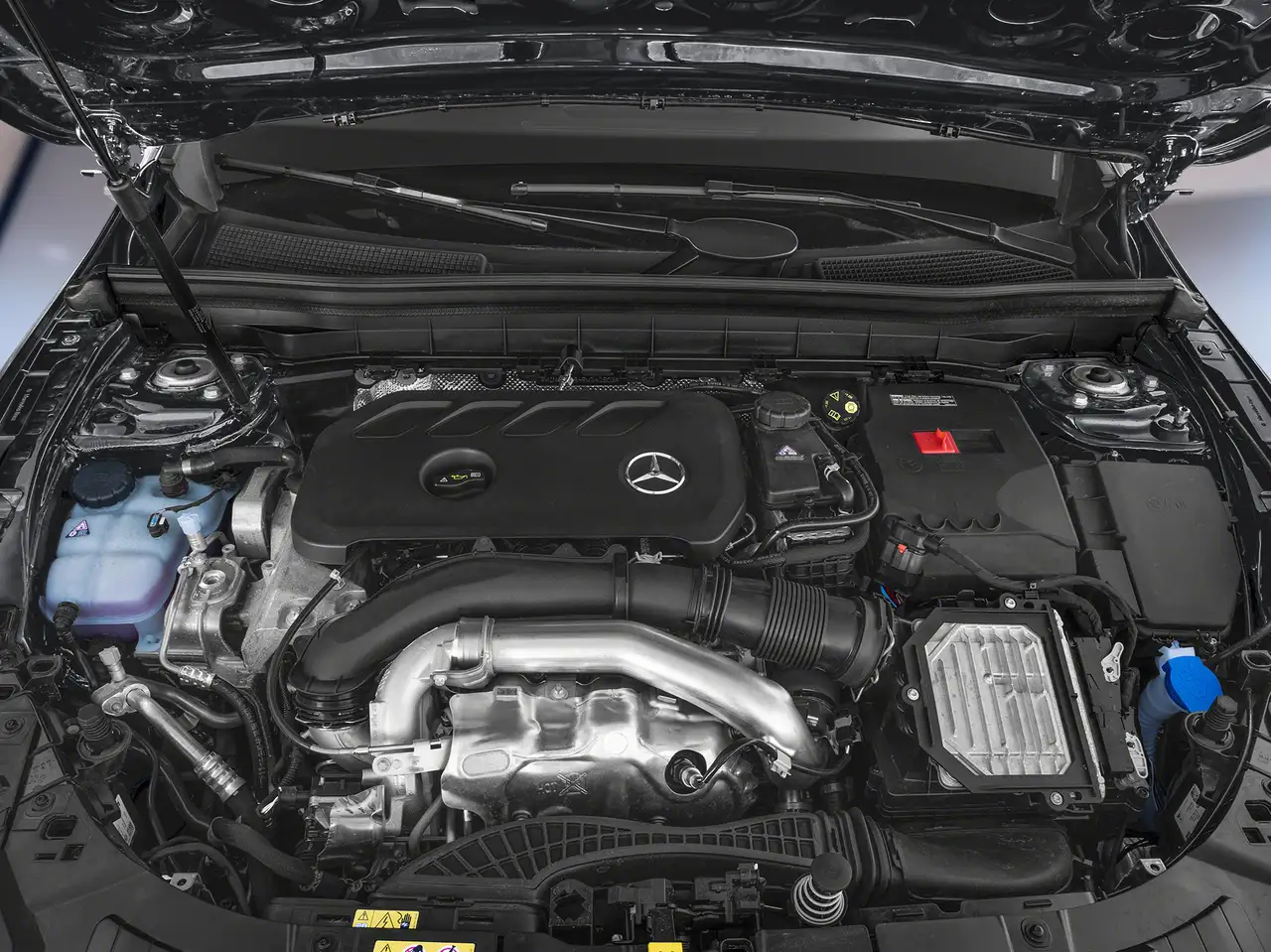 Mercedes-Benz GLB снимка Mercedes-Benz GLB