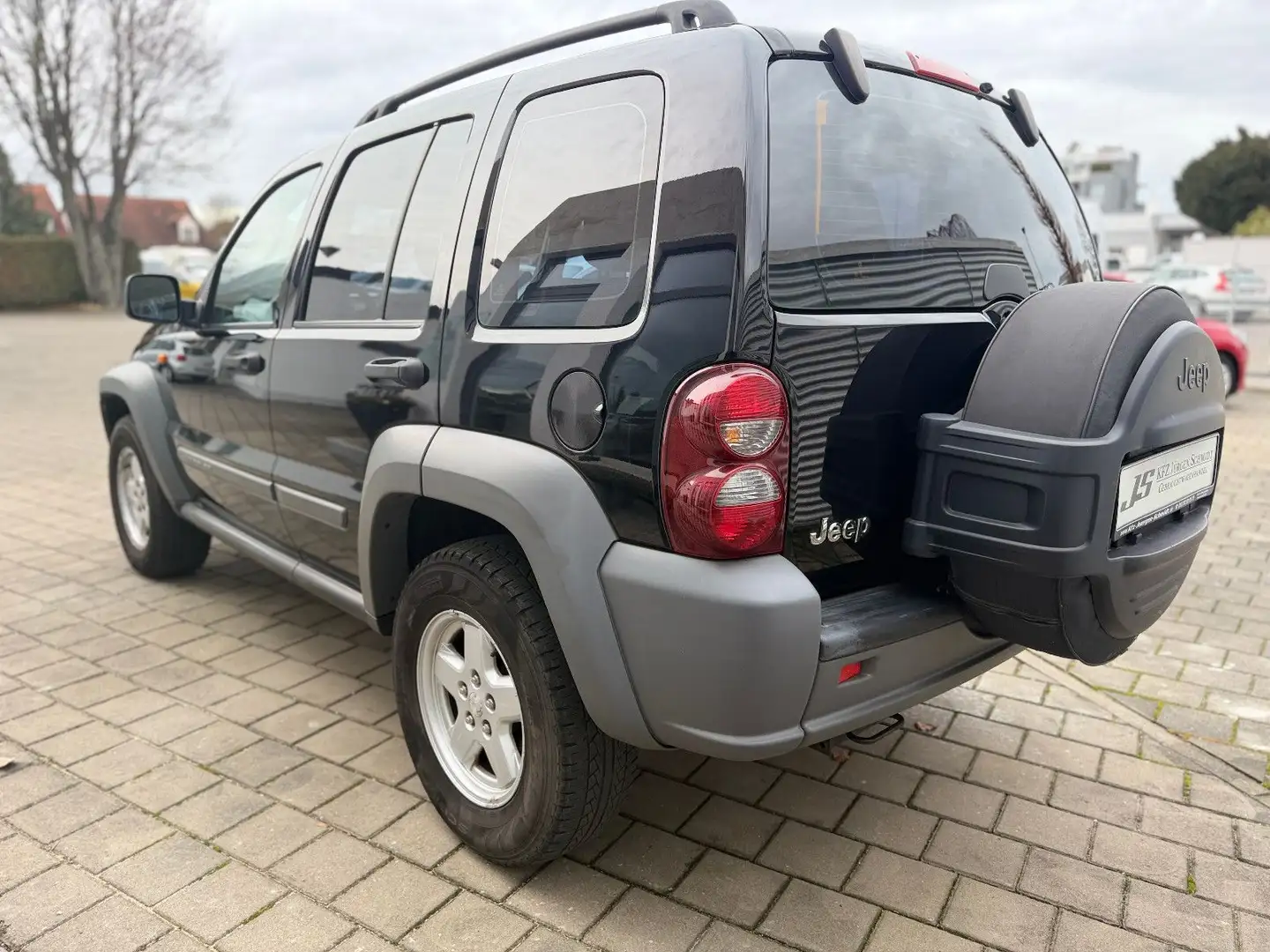 Jeep Cherokee 2.8 CRD Style 4X4 126800 KM 1. Hand Noir - 2