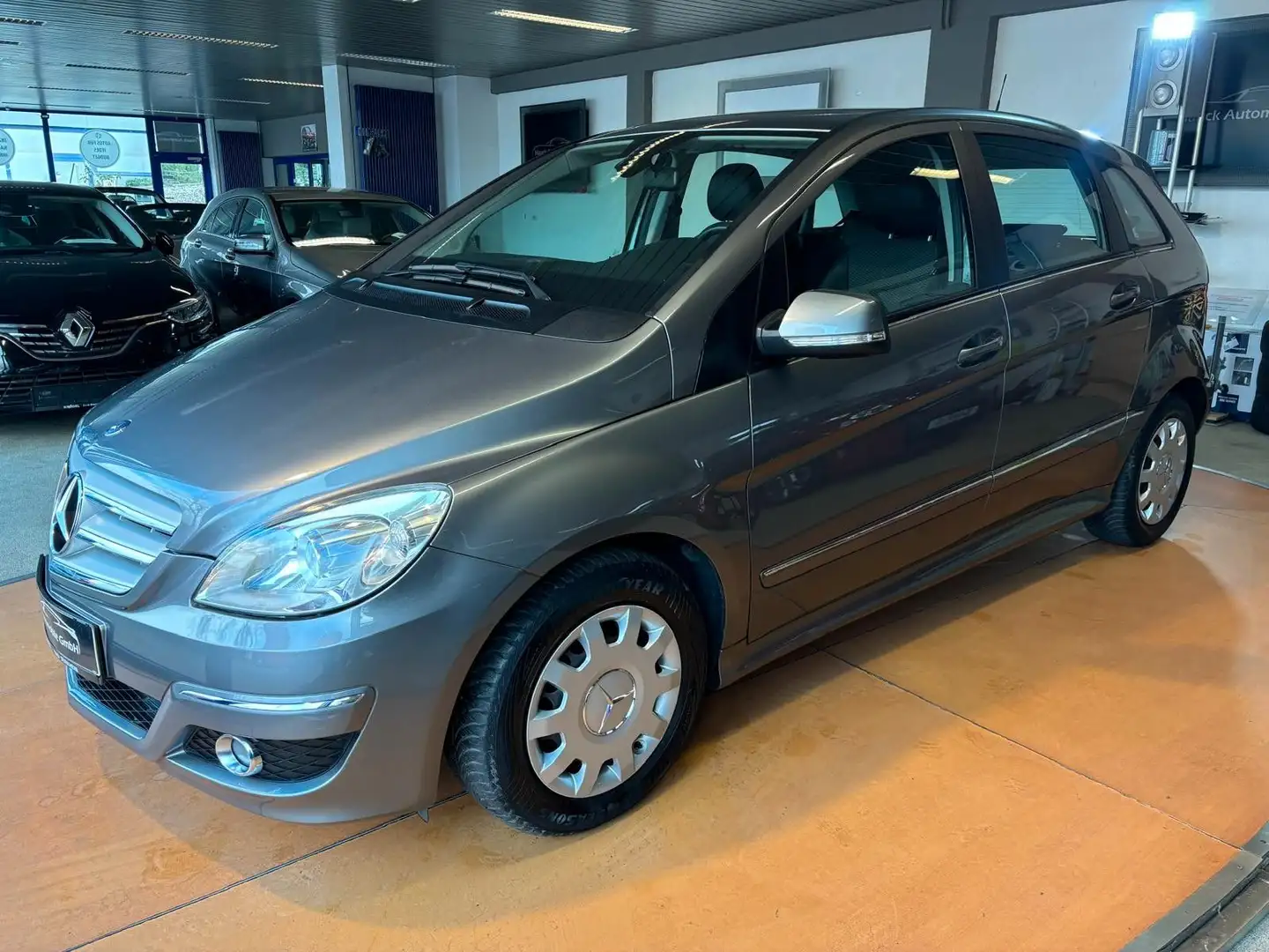 Mercedes-Benz B 170 /Autom./49TKM/2.Hd/Klima/PDC/Allwetter Grau - 1