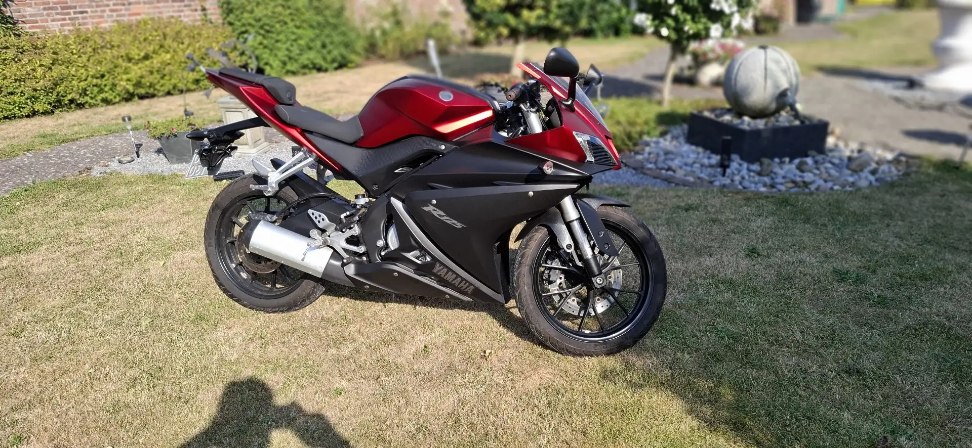Yamaha YZF-R125 Rouge - 1