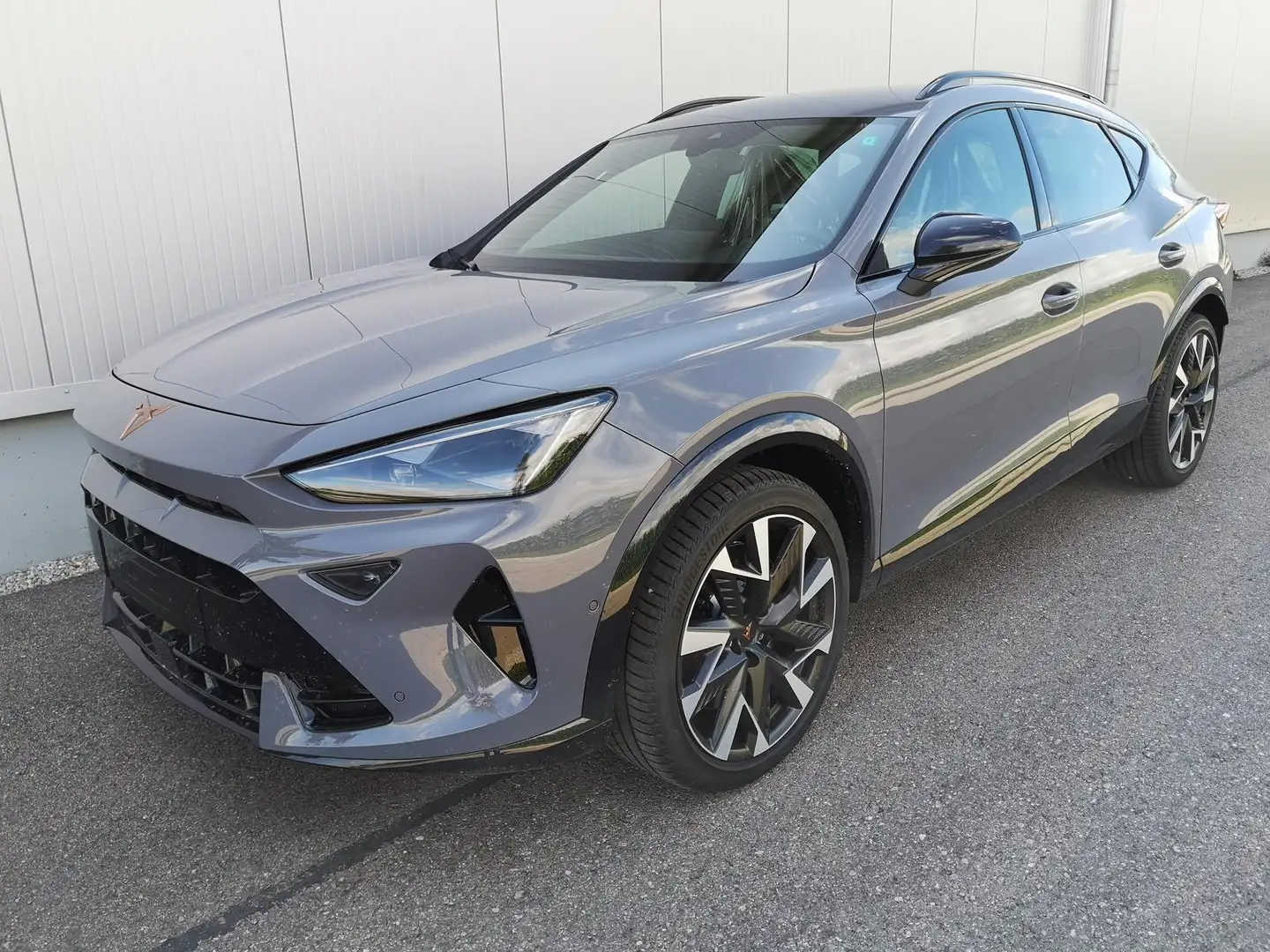 CUPRA Formentor 2.0TSI DSG 4Drive AHK GV5 Navi Matrix Grau - 1