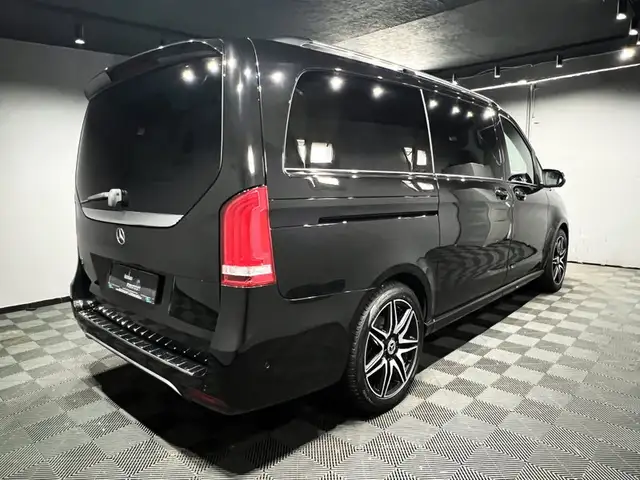 Mercedes-Benz 250 view 4