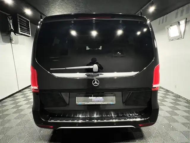 Mercedes-Benz 250 view 7