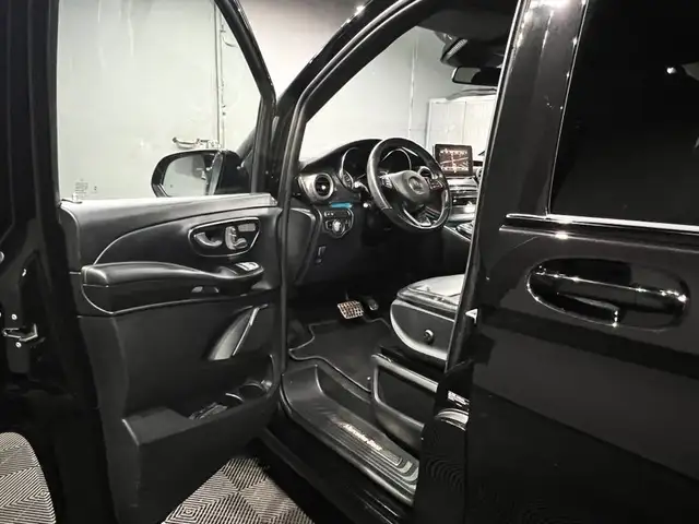 Mercedes-Benz 250 view 10