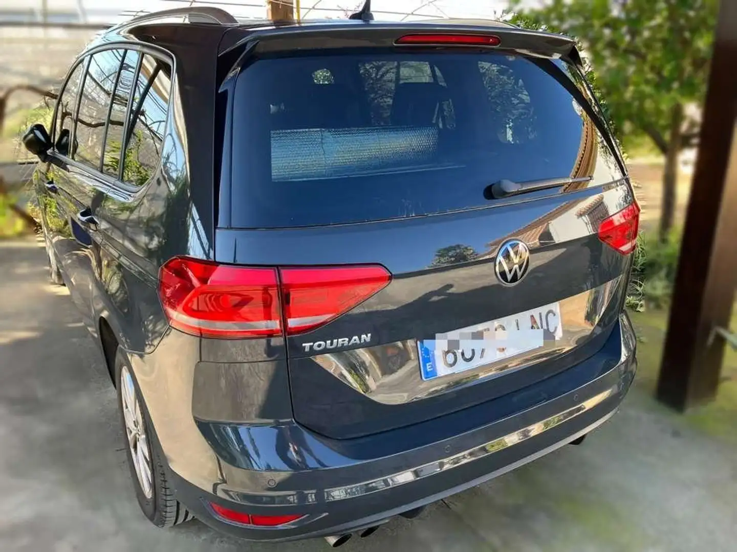Volkswagen Touran Advance 2.0 TDI DSG Gris - 2