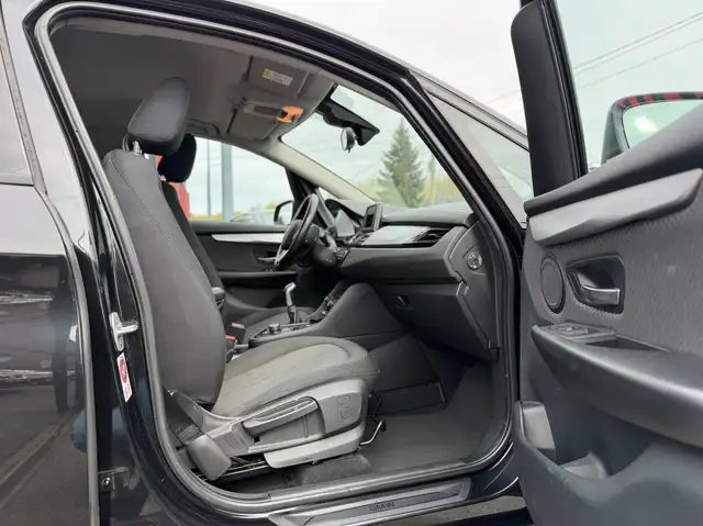 BMW 2 Series view 9