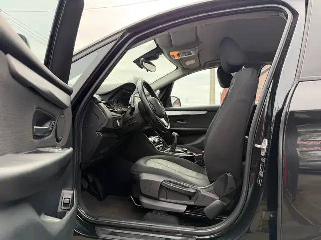 BMW 2 Series view 6