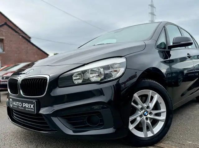 BMW 2 Series view 11