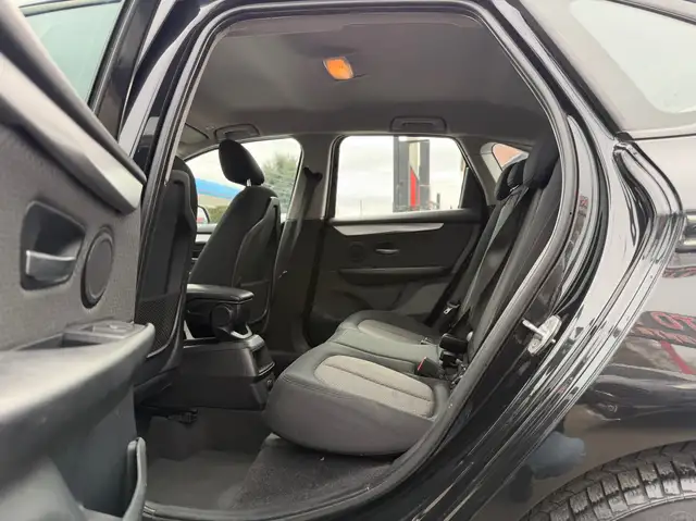 BMW 2 Series view 7