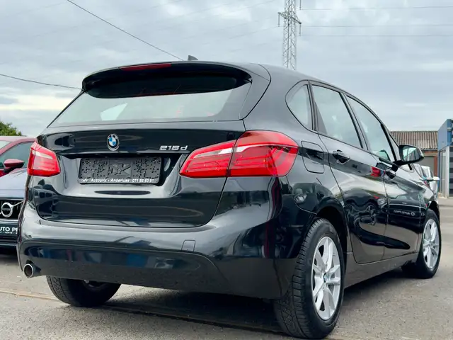 BMW 2 Series view 4