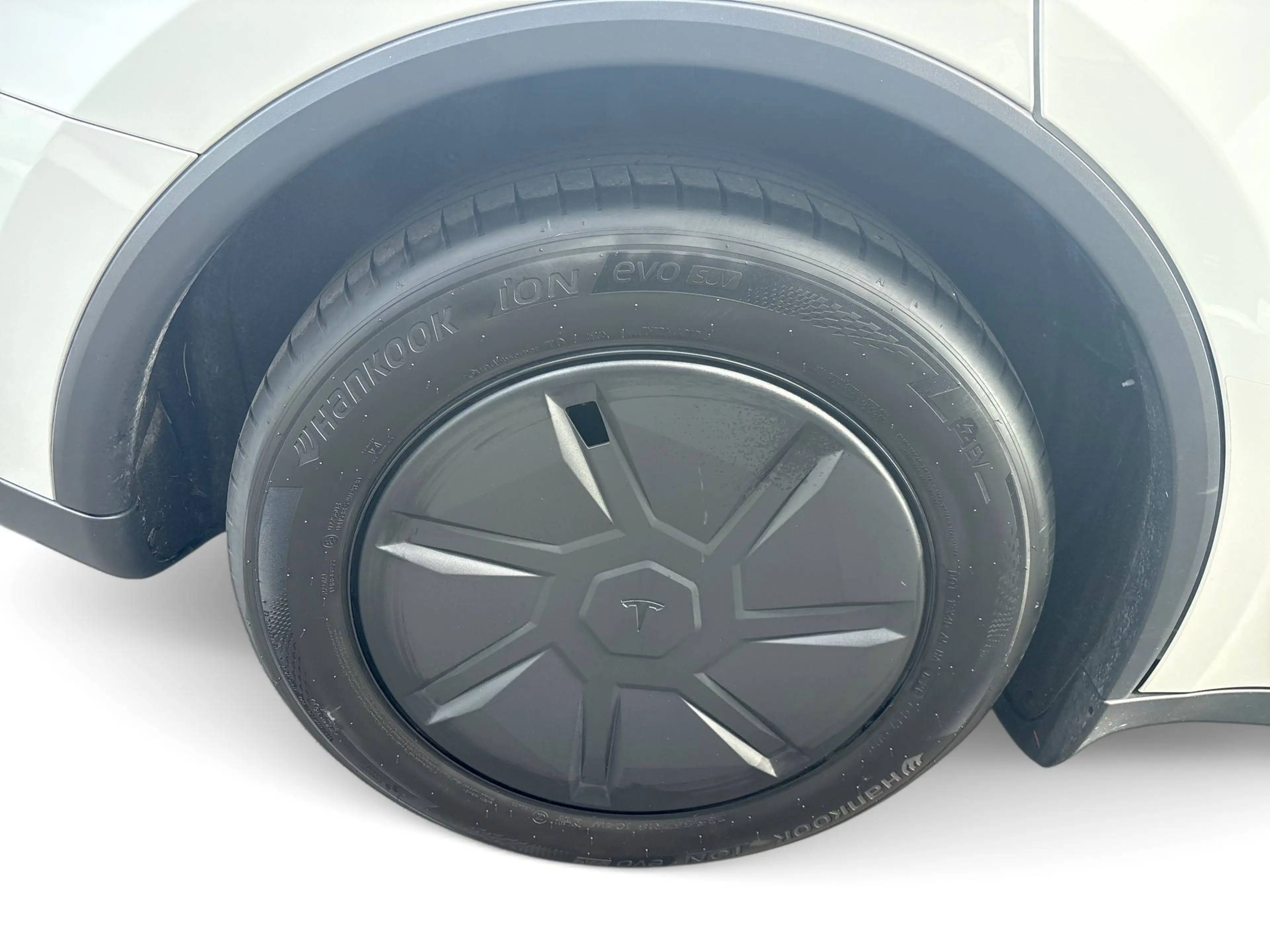 Tesla Model Y RWD/Certified Pre Owned — photo 10