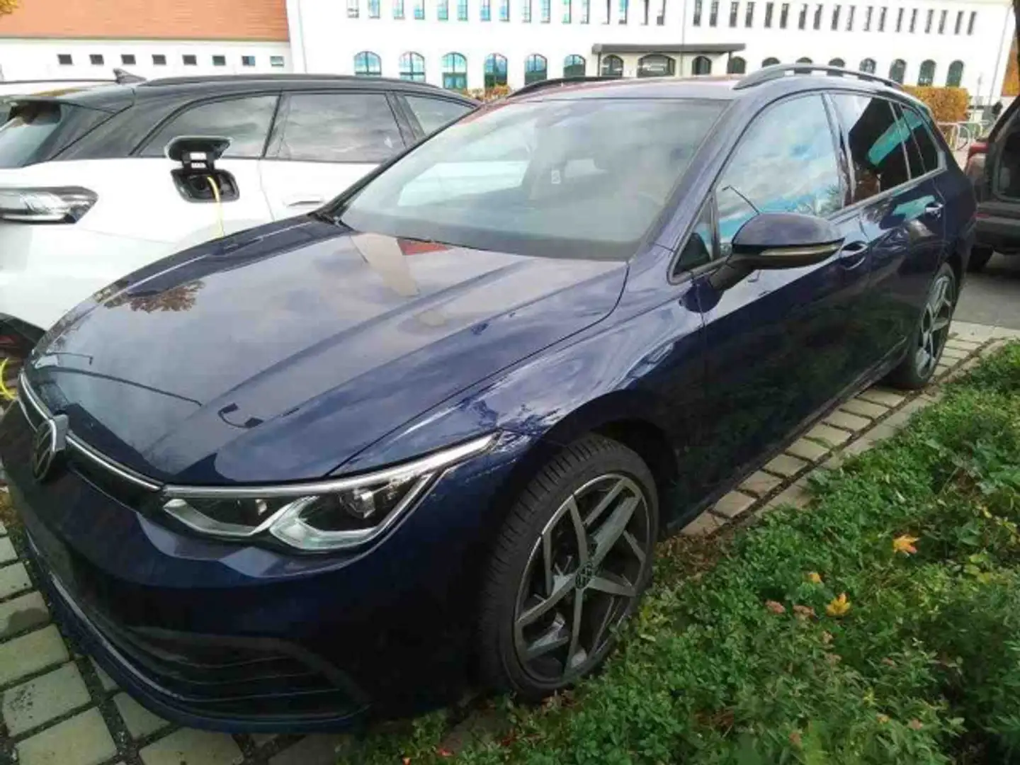 Volkswagen Golf Variant 2.0 TDI DSG LIFE PANO LM18 IQ.LIGHT Blau - 2