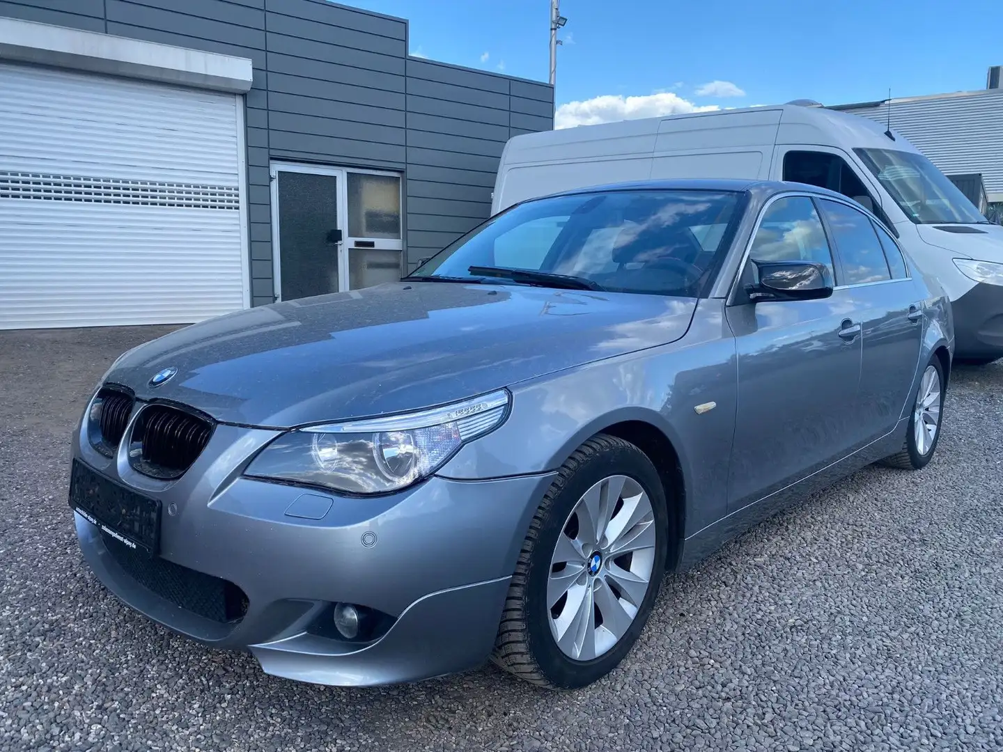 BMW 525 Baureihe5 Lim. 525i*Automatik*TüvNeu*Mpacket Grigio - 2