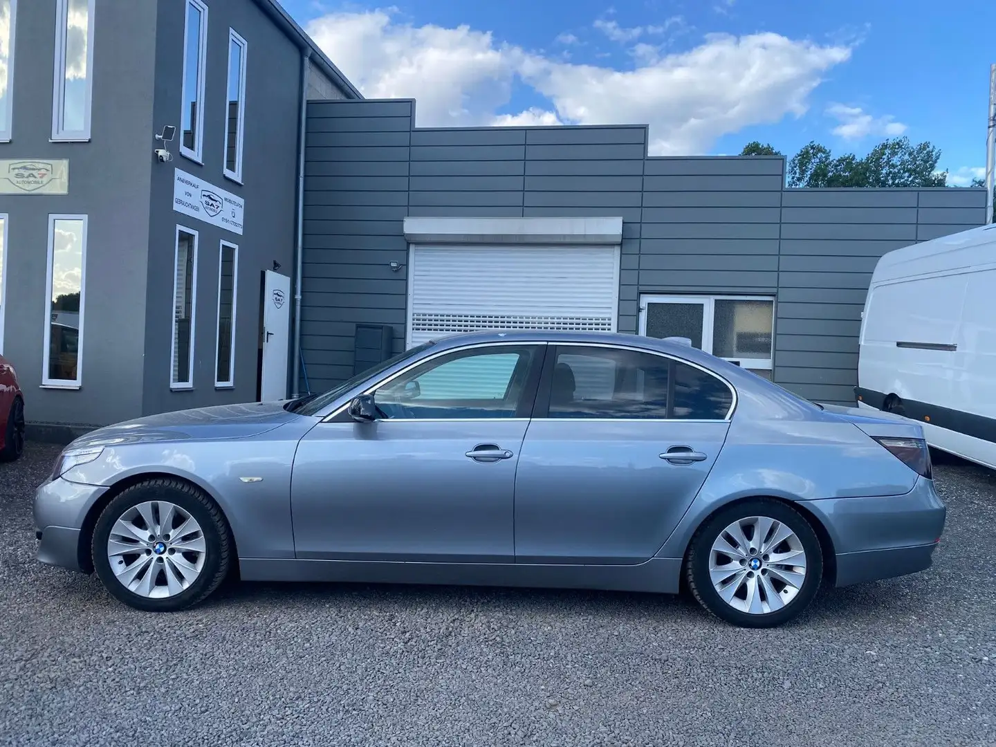 BMW 525 Baureihe5 Lim. 525i*Automatik*TüvNeu*Mpacket Grigio - 1