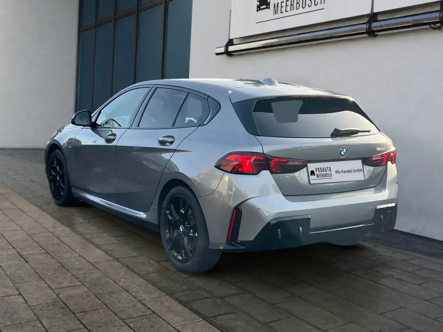 BMW 120 d M Sport ACC/ADAPTLED/HUD/MMRY/H&K/360°/CRPLY Grau - 2