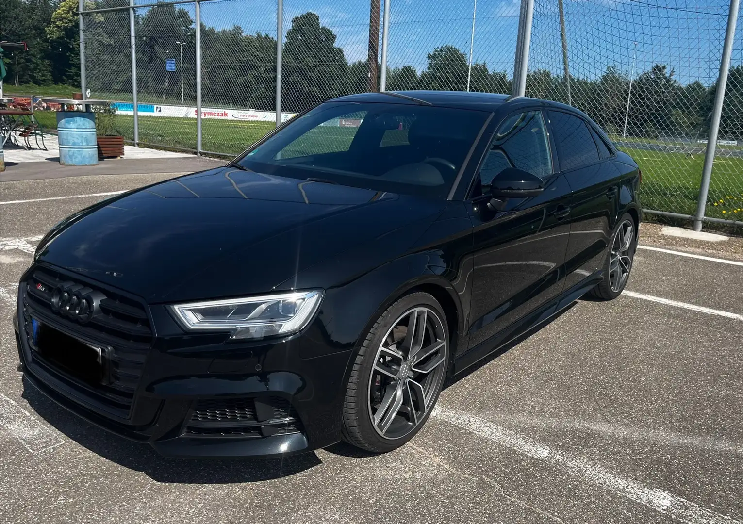 Audi S3 2.0 TFSI quattro Schwarz - 1