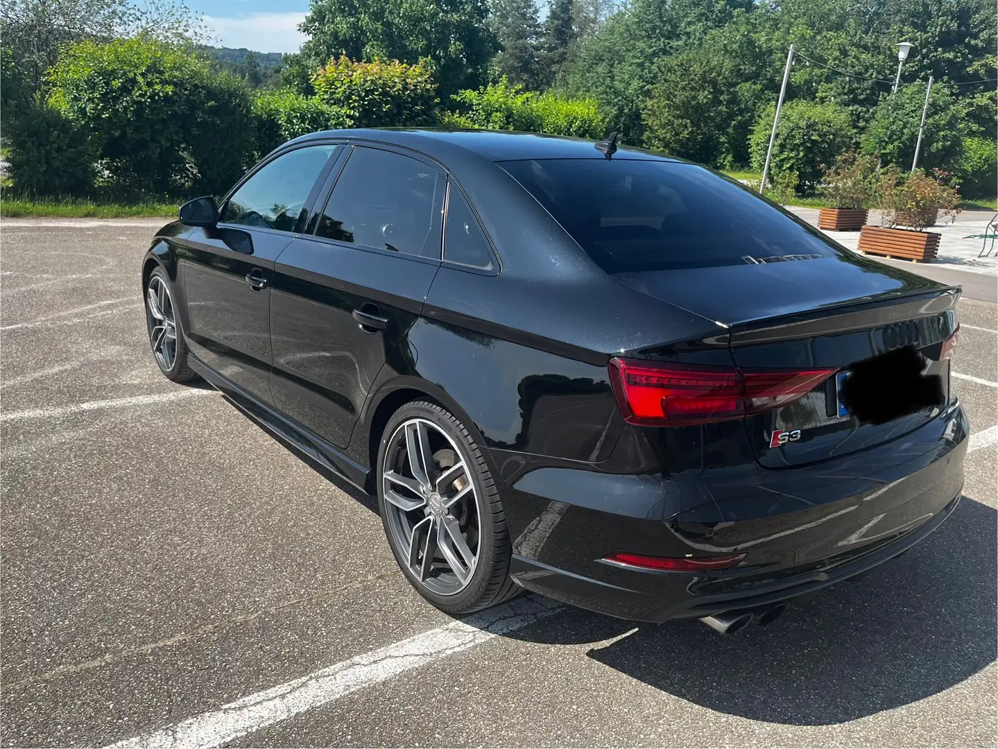 Audi S3 2.0 TFSI quattro Schwarz - 2