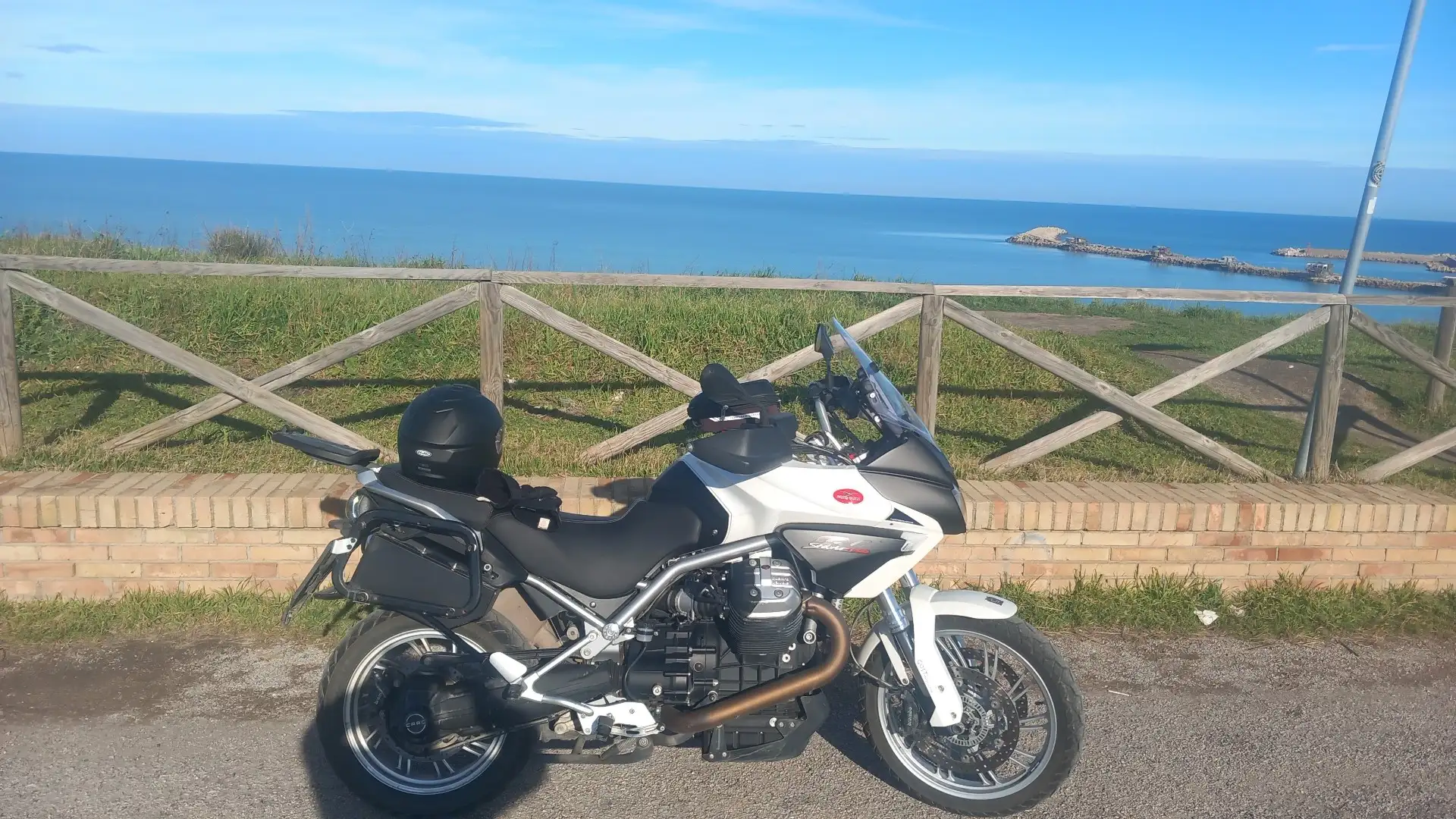 Moto Guzzi Stelvio 1200 Fehér - 1